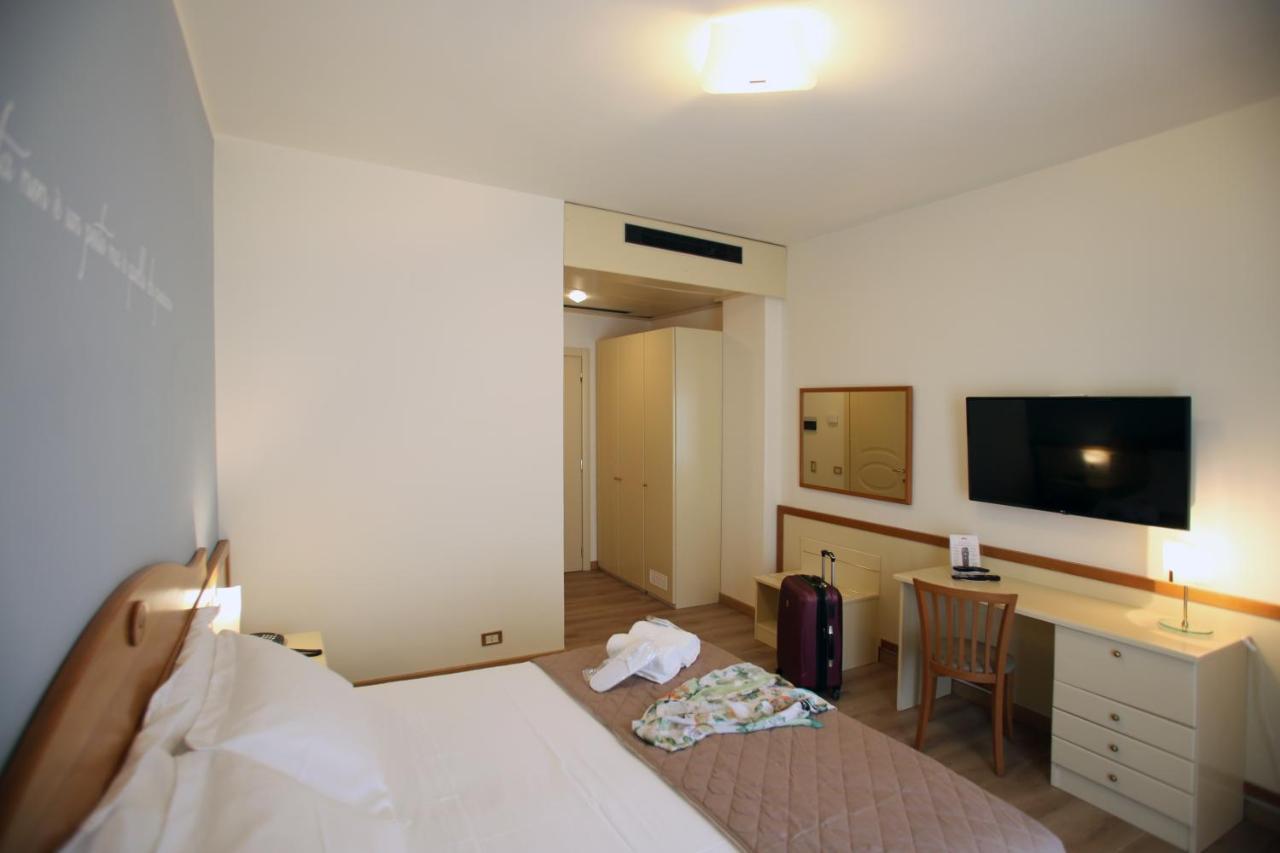 Double or Twin Room Spa Access,1104405339:JPEG