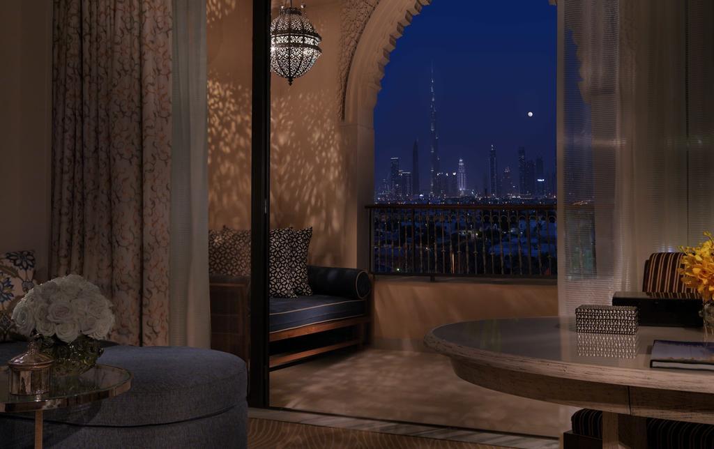 Dubai Premium Skyline Kamer met Kingsize Bed