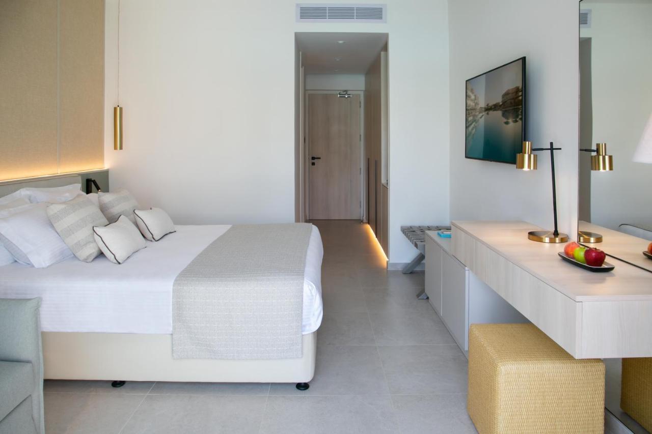 Habitación Superior con vistas a la piscina