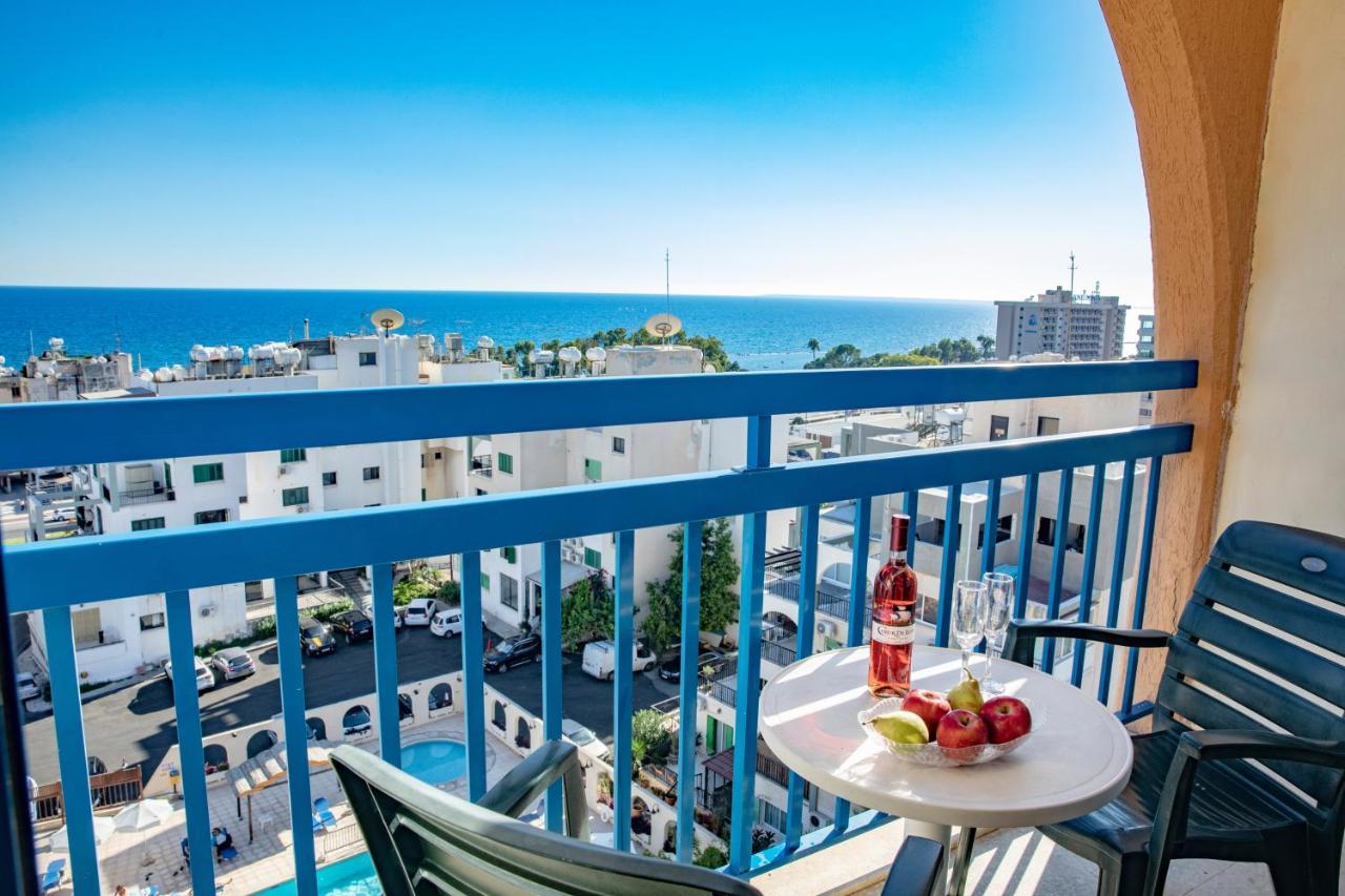 Single Room with Pool View