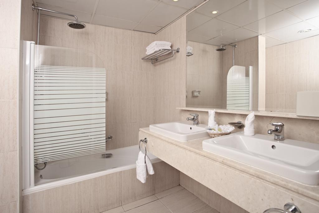 Suite Júnior Superior (1 Adulto)