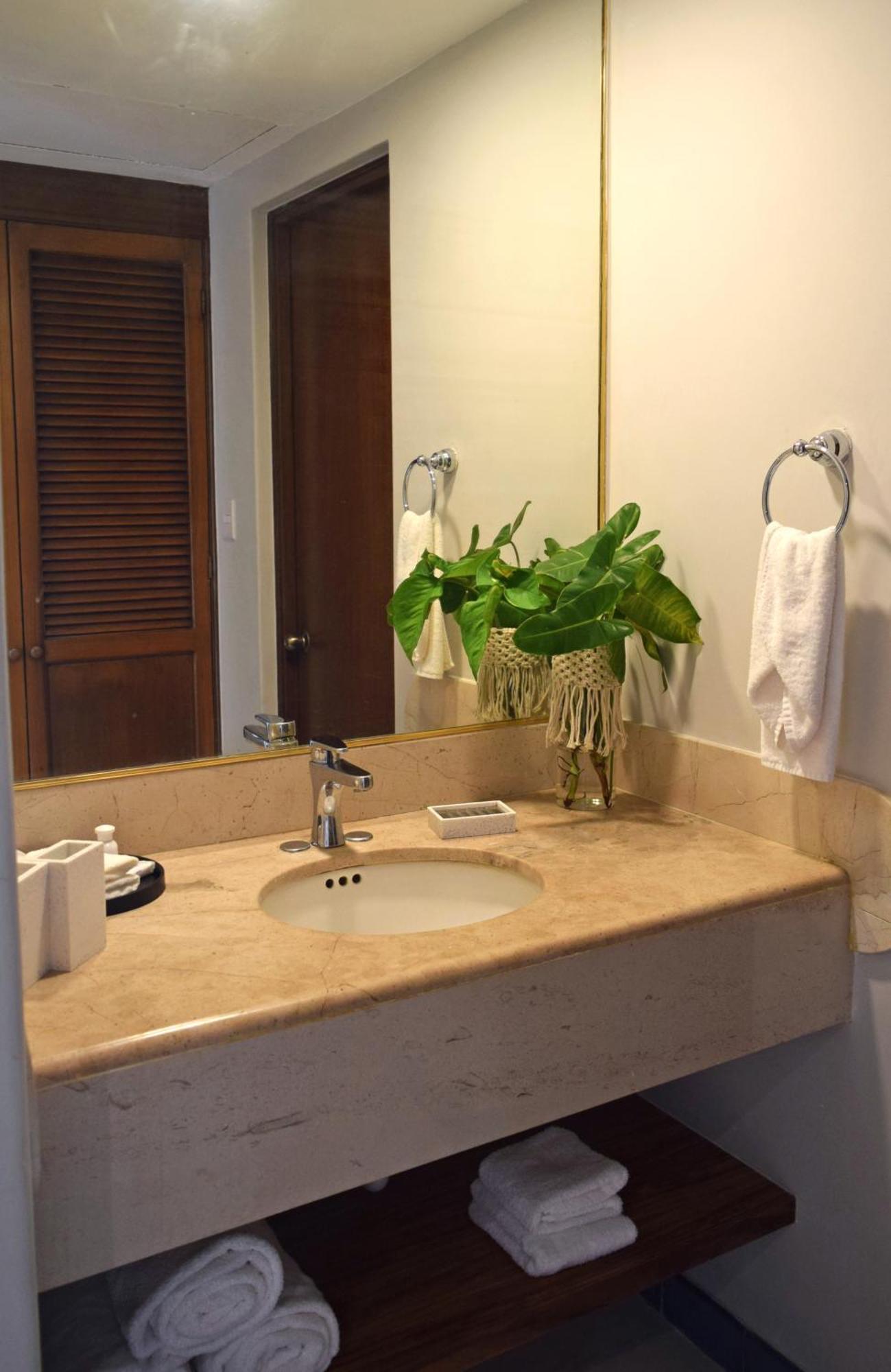King Suite Ocean View