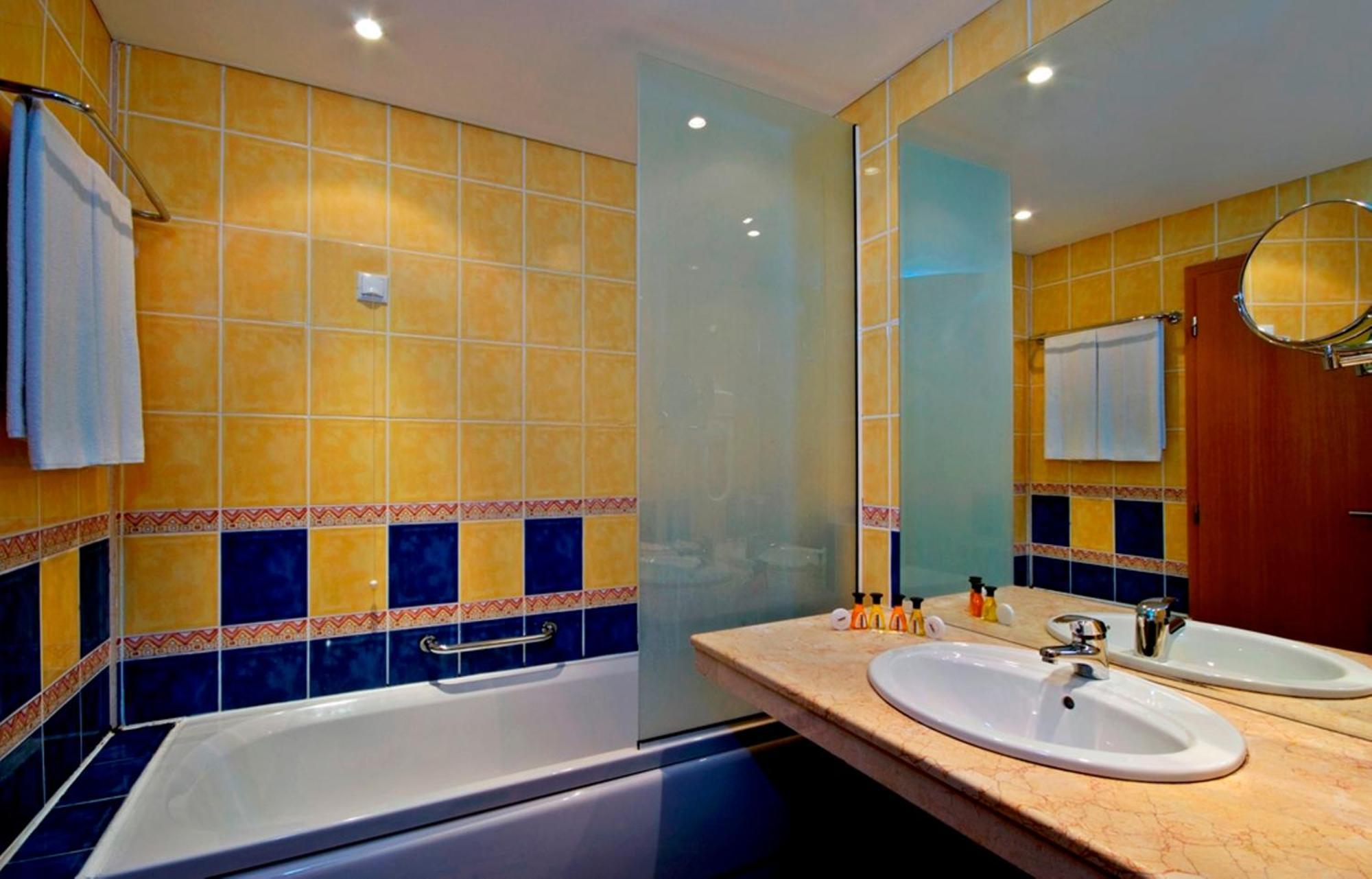 Chambre Familiale - Vue sur Mer (2 Adultes + 4 Enfants)