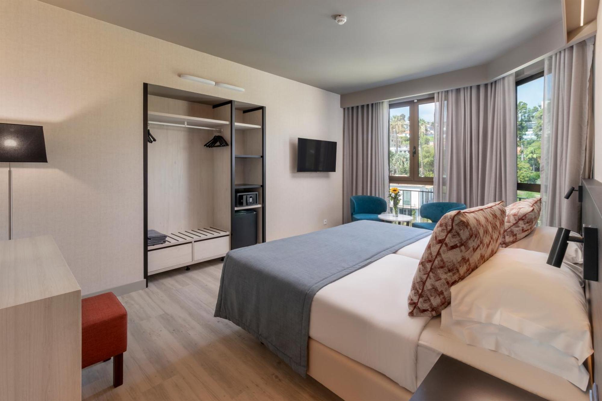 Double or Twin Room with Garden View,1274426002:JPEG