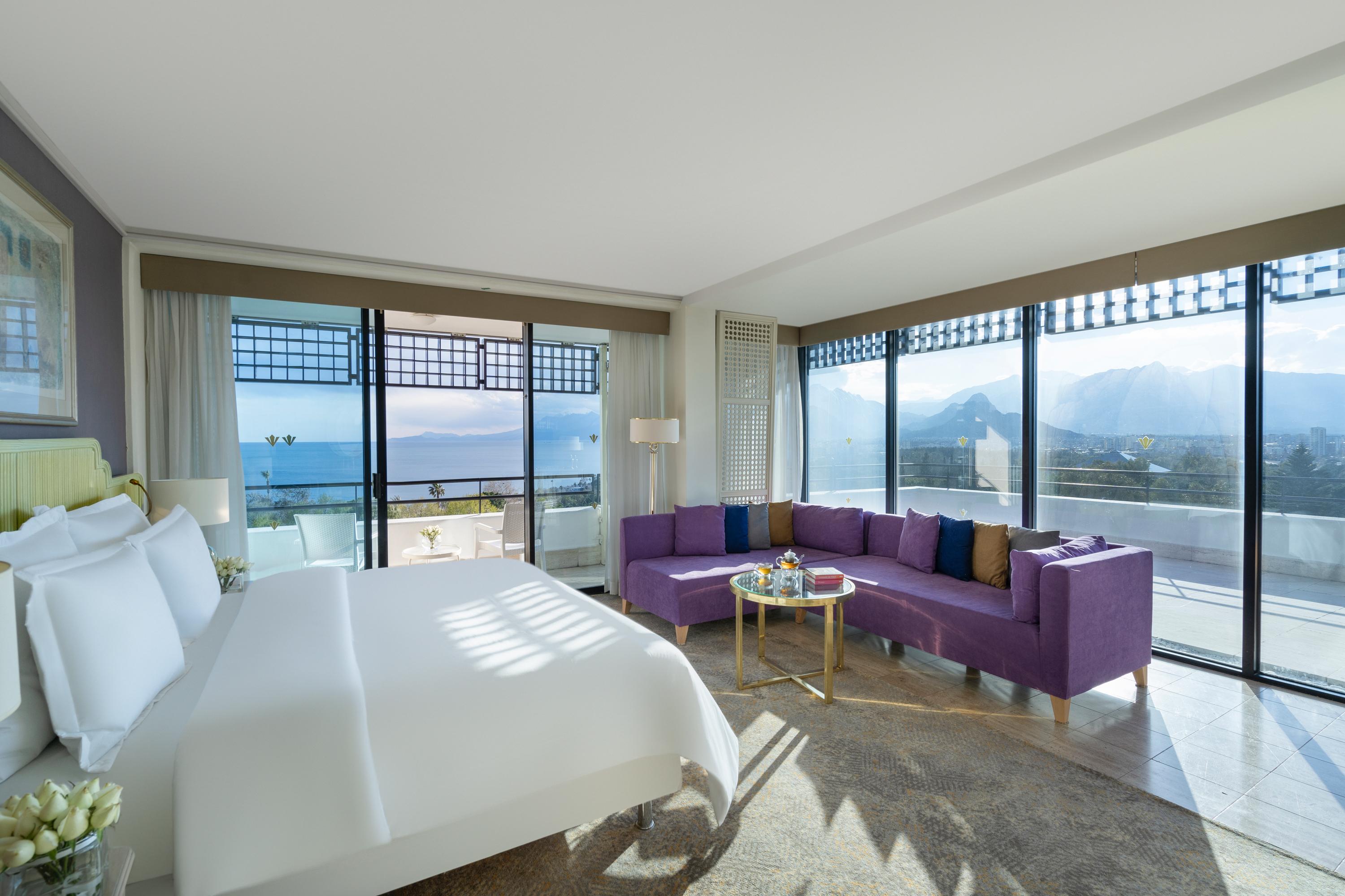 Deluxe Suite mit Kingsize-Bett, 2 Schlafsofas, Terrasse und Meerblick