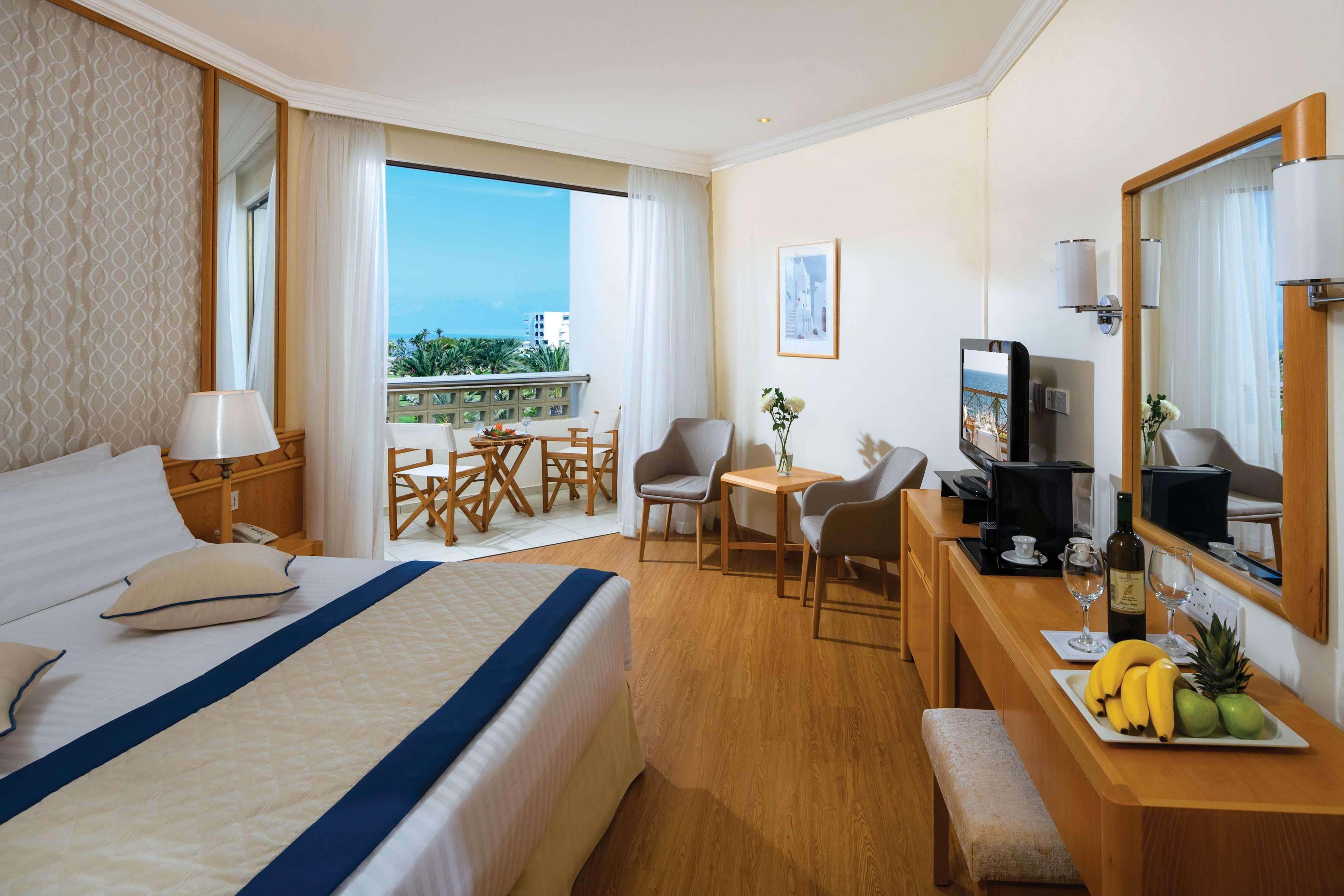 Classic Zimmer mit eingeschränktem Meerblick (2 Erwachsene + 1 Kind)