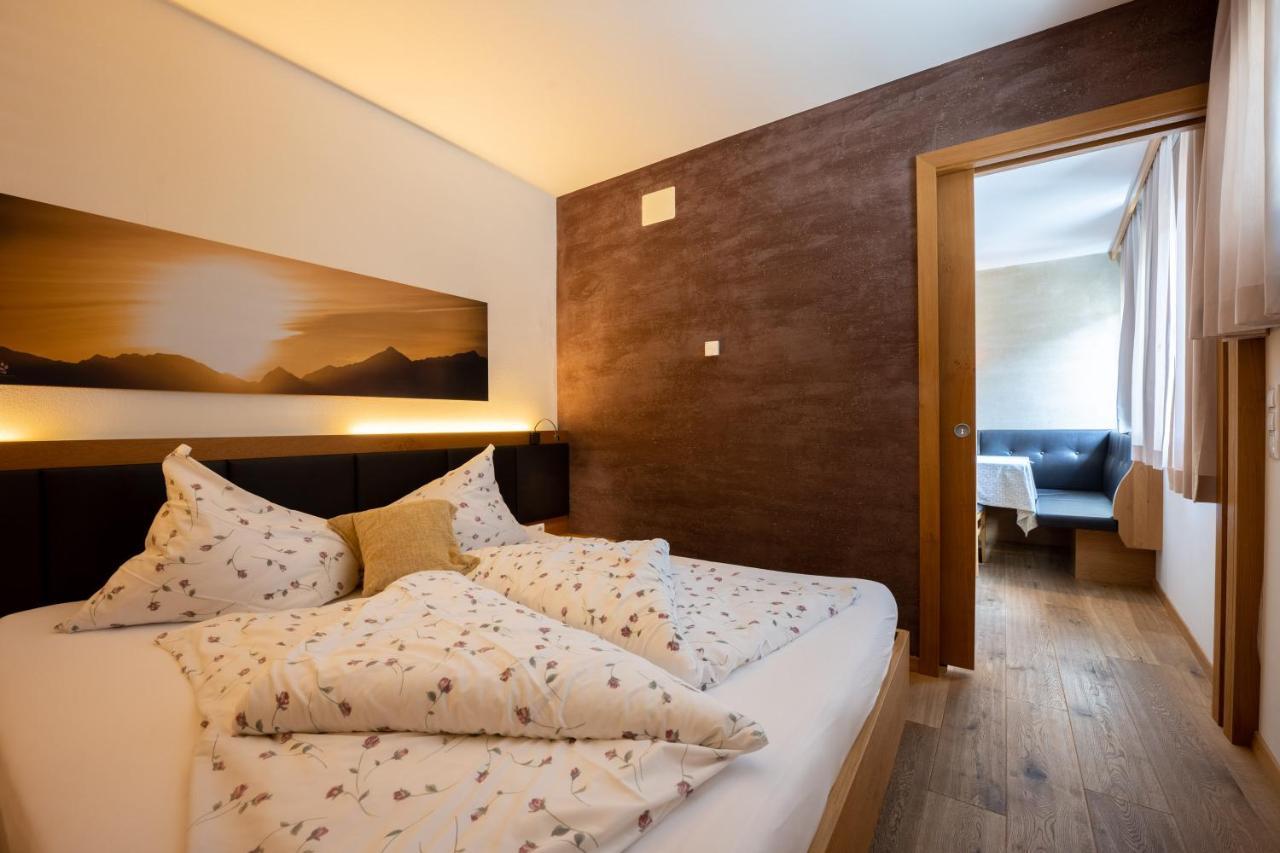 Two-Bedroom Apartment with Balcony,1742811048:JPEG