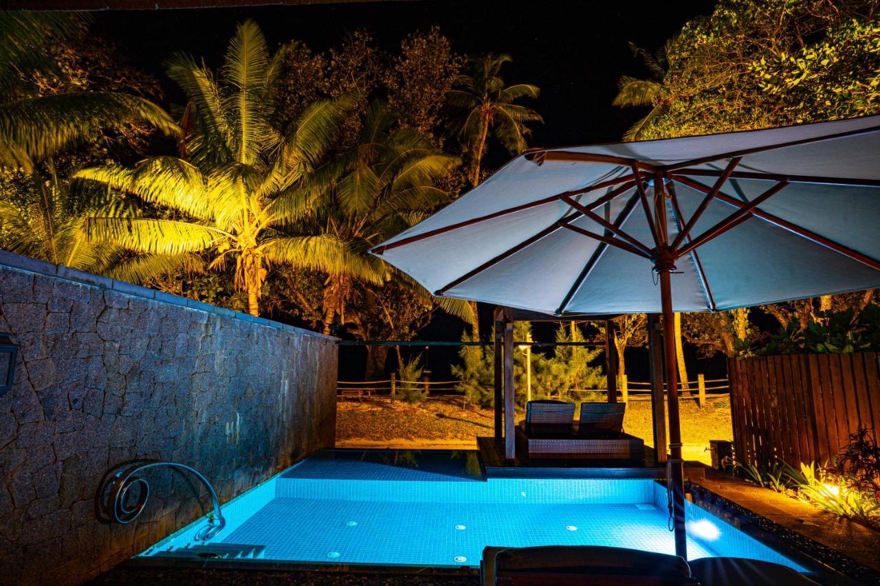 Villa am Strand mit einem eigenen Pool