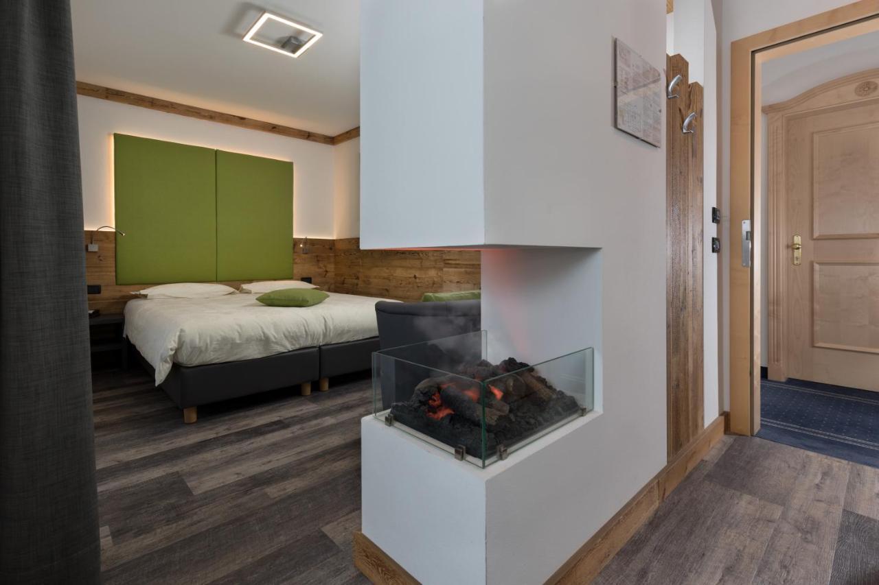 Deluxe Room,1341100667:JPEG