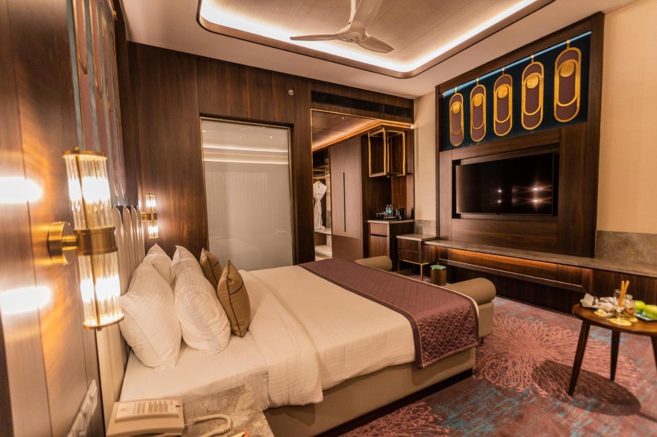 Premier Room on Food Soft Beverages SPA Saloon Laundryonly washing Ironing,1665408880:JPEG