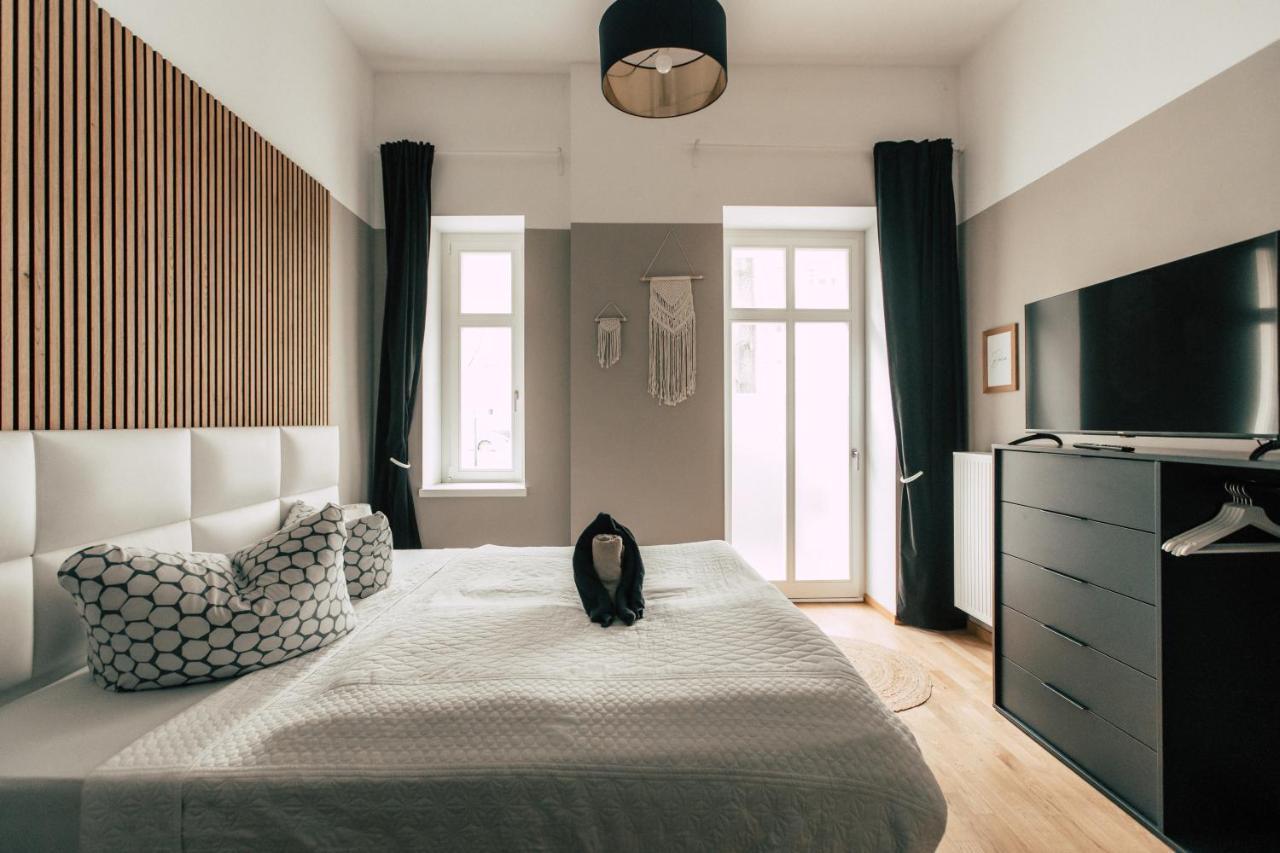 Two-Bedroom Apartment "Lovely Boho"