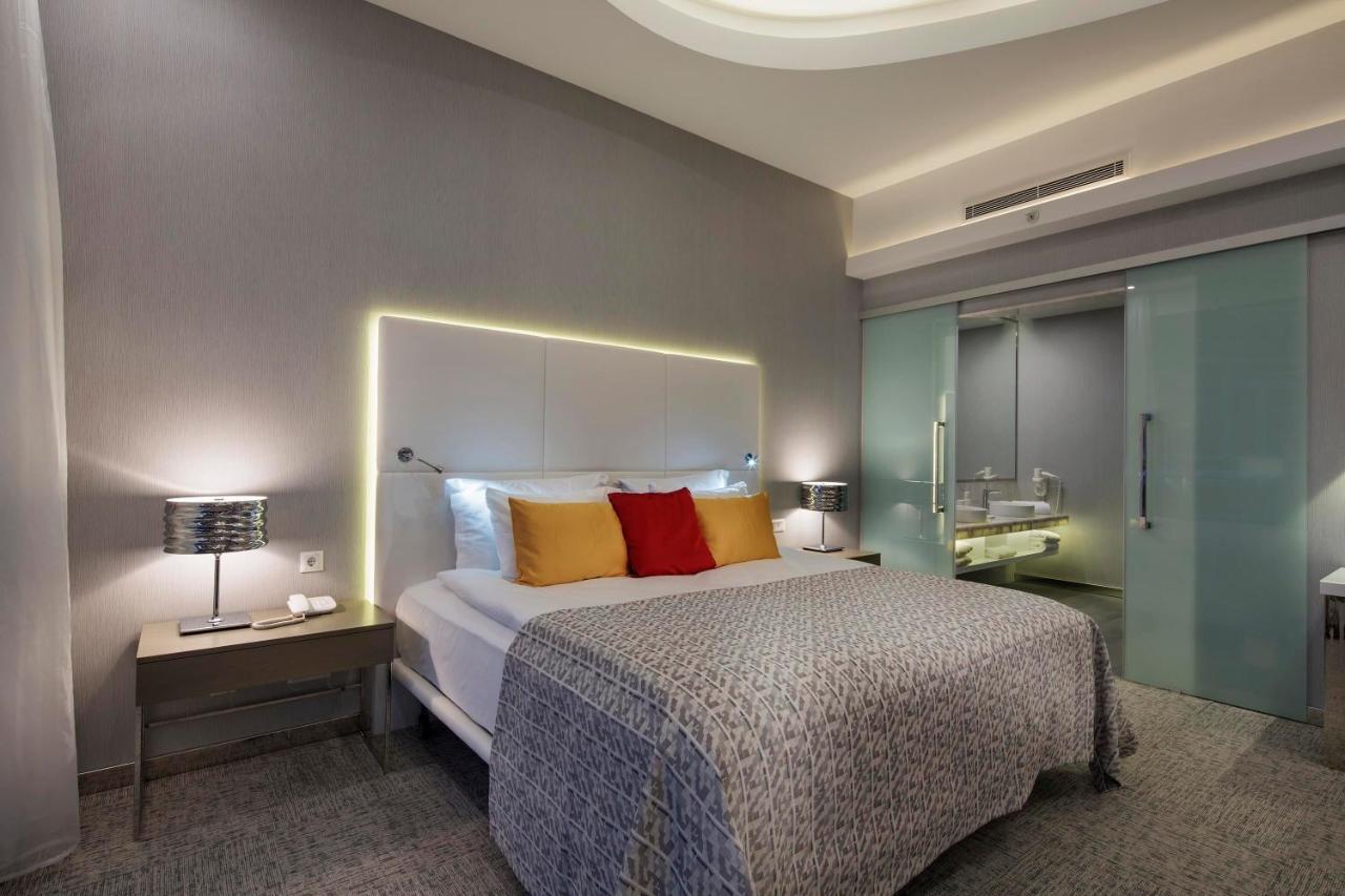 Double or Twin Room Swimming Pool Access,1370911544:JPEG