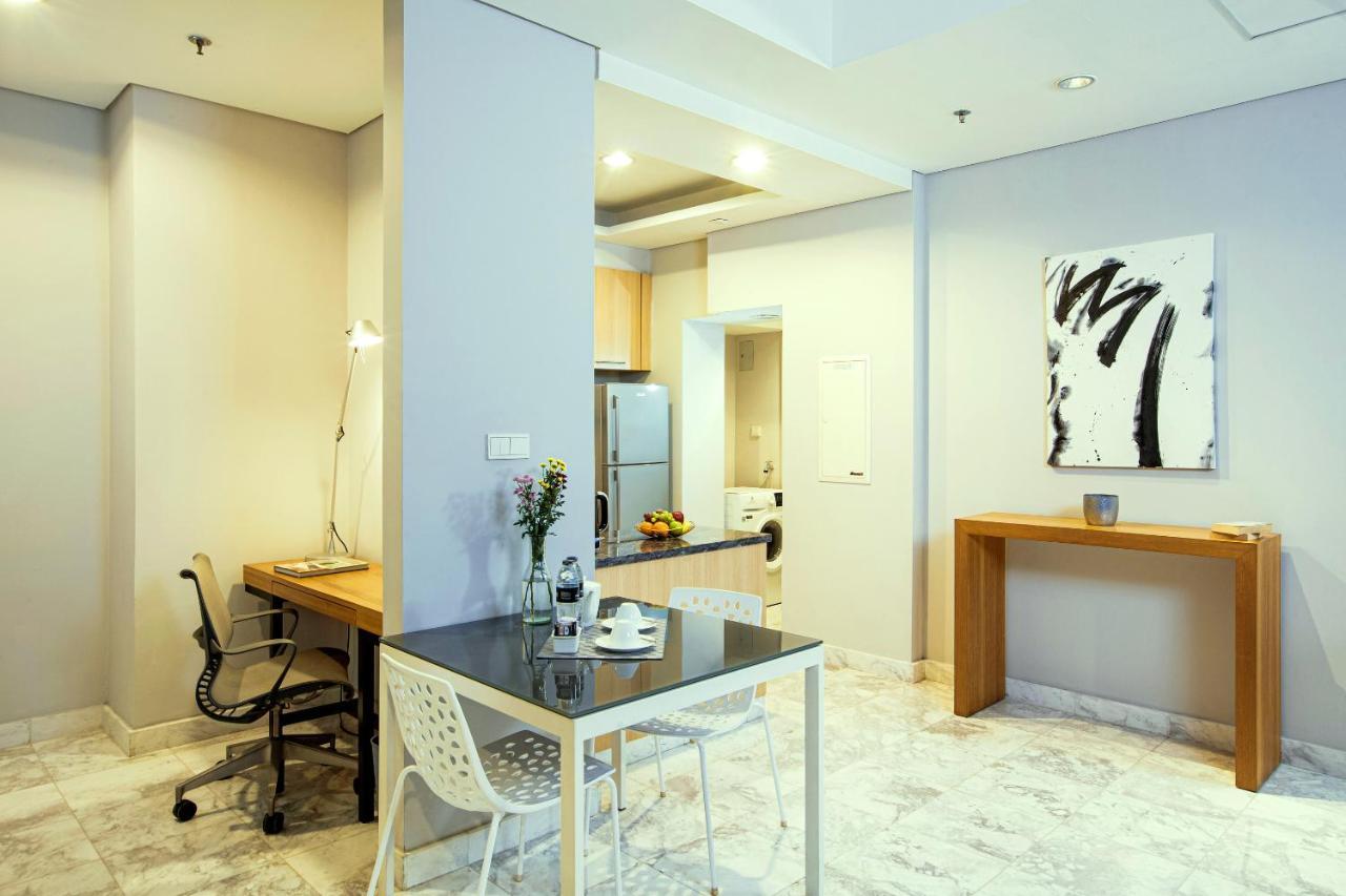 Premier One-Bedroom Apartment
