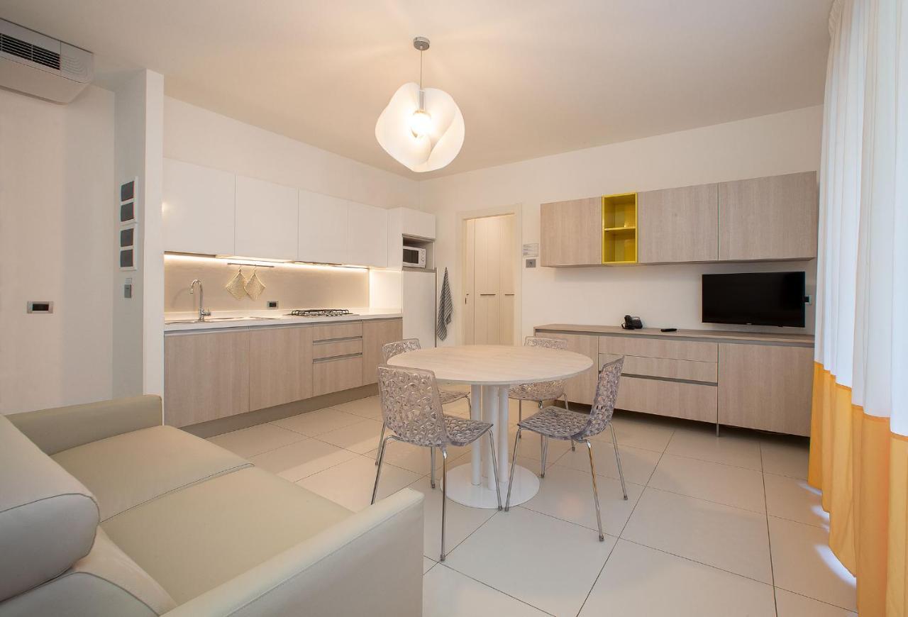 Deluxe Two-Bedroom Apartment (7 Adults)