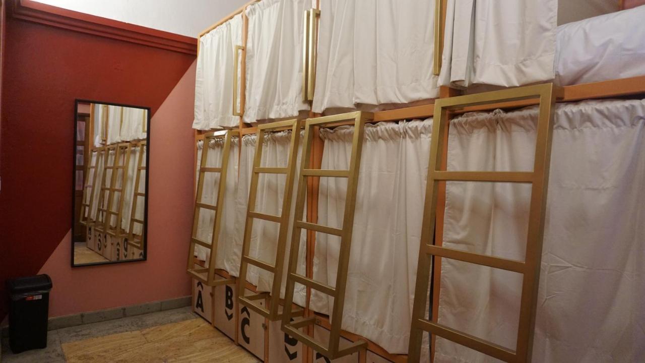 Cama en habitación compartida mixta de 8 camas