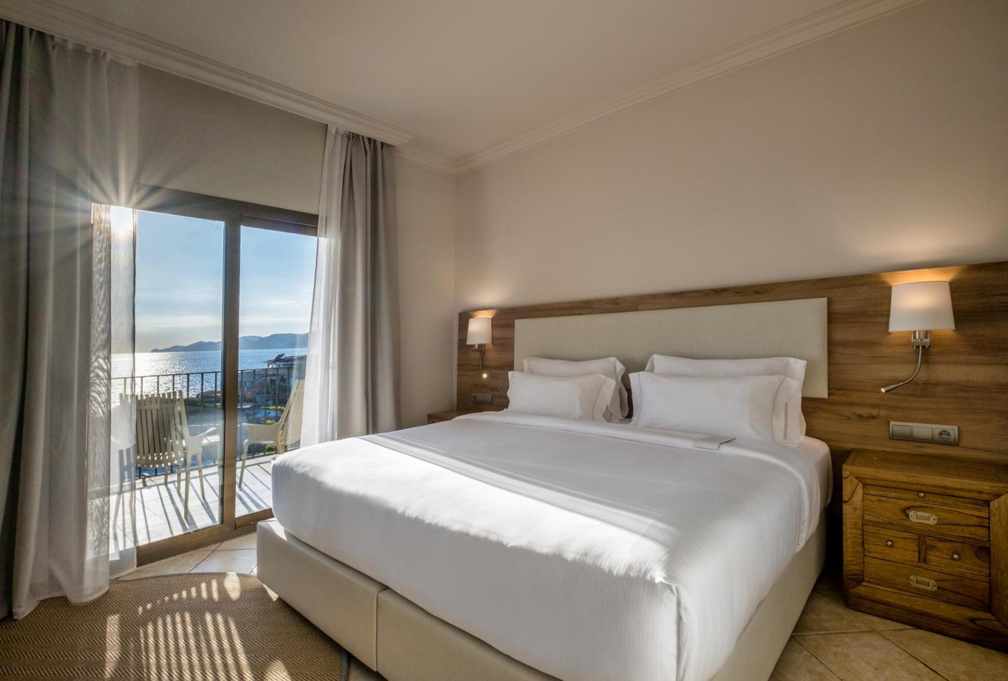 Double or Twin Room with Sea View,1431827413:JPEG