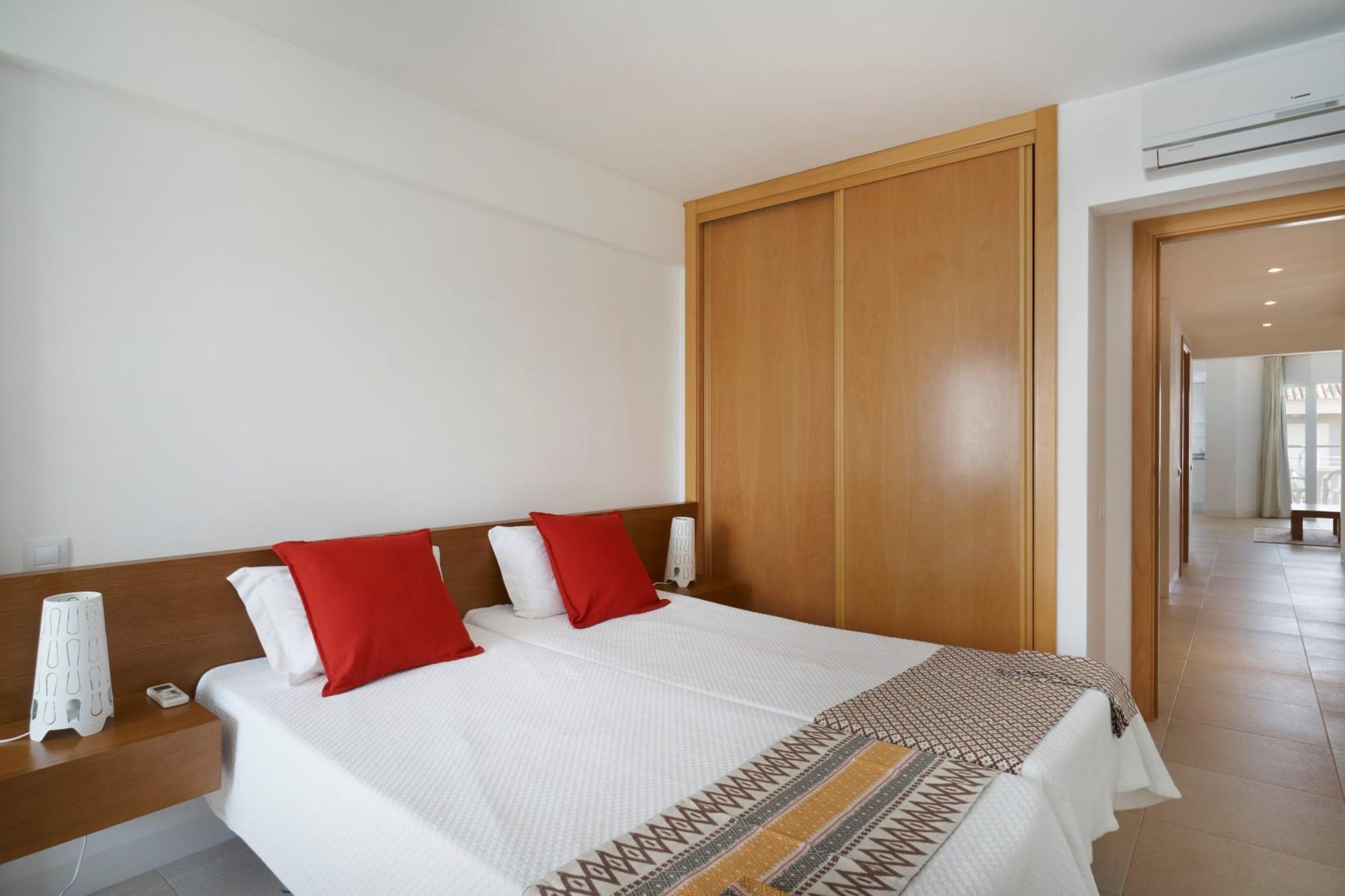 Superior One-Bedroom Apartment