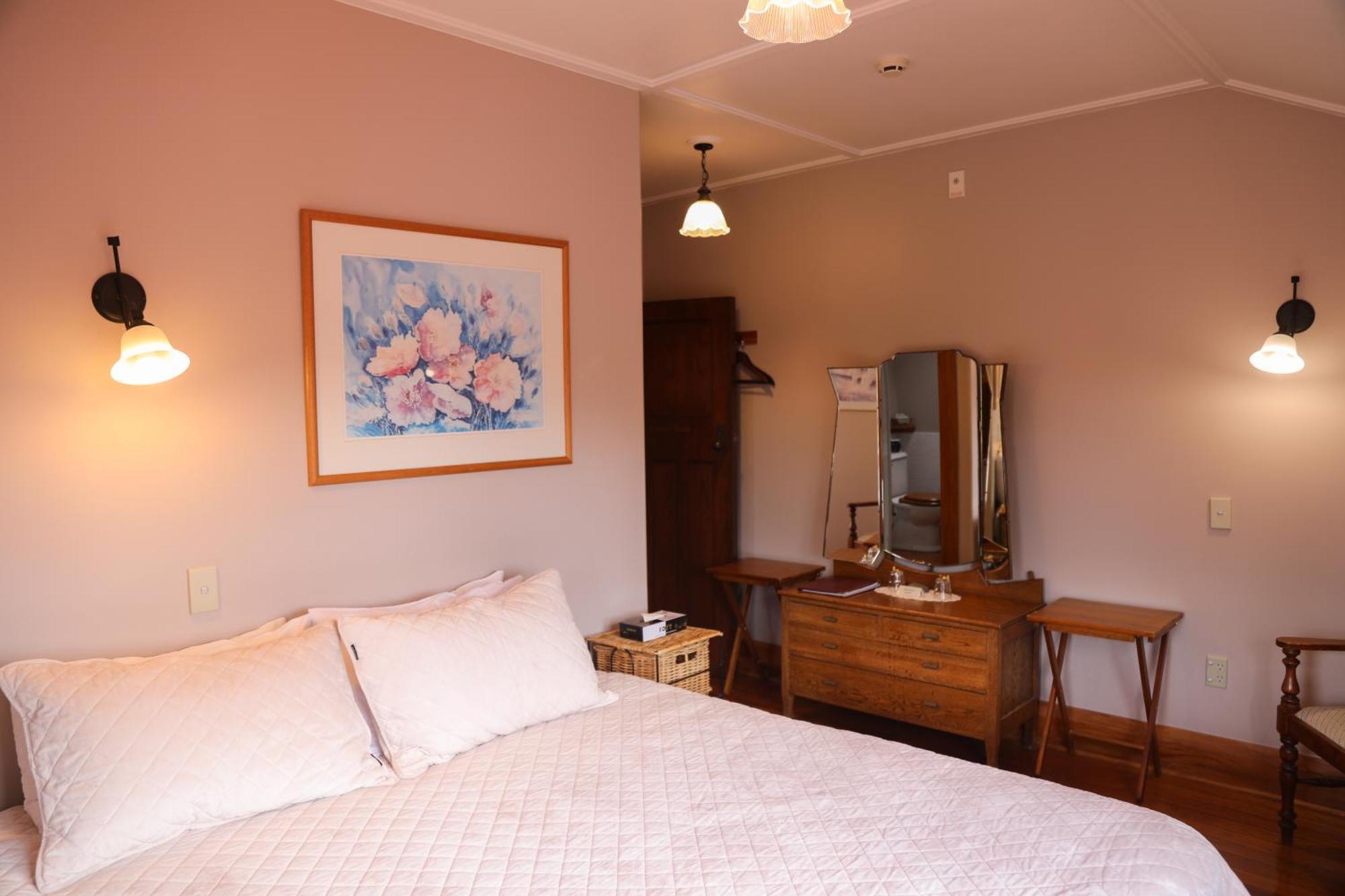Double or Twin Room Lake View