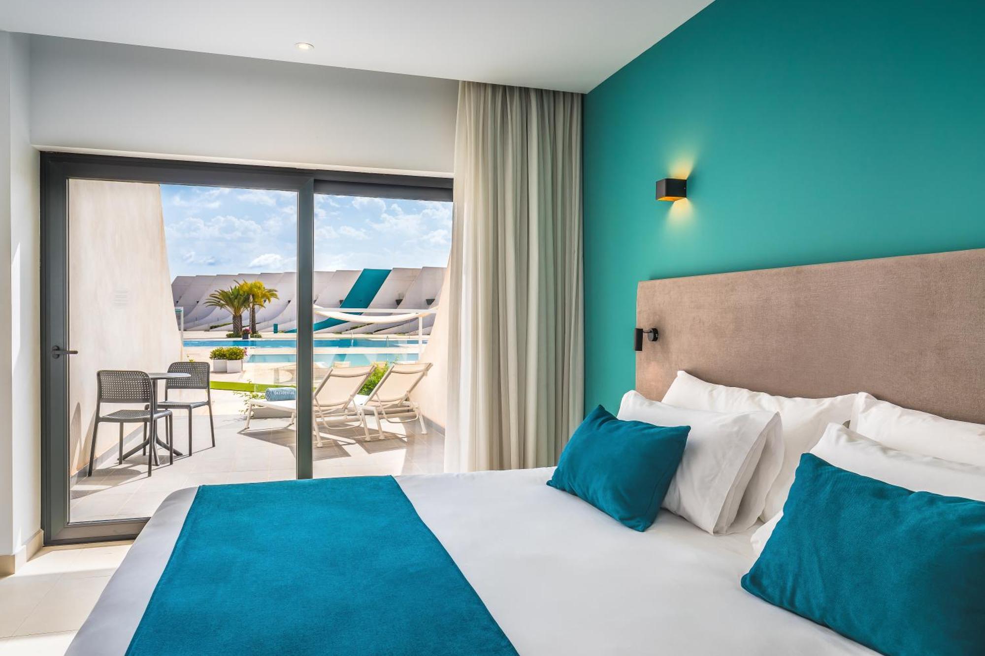 Chambre Double ou Lits Jumeaux Supérieure - Vue sur Piscine