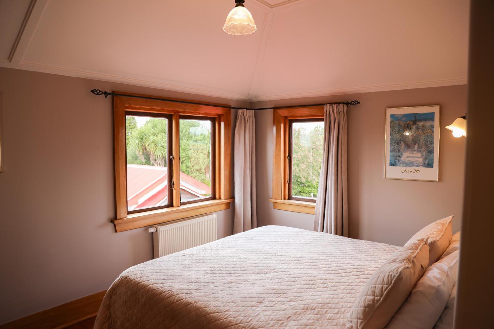 Double or Twin Room Lake View