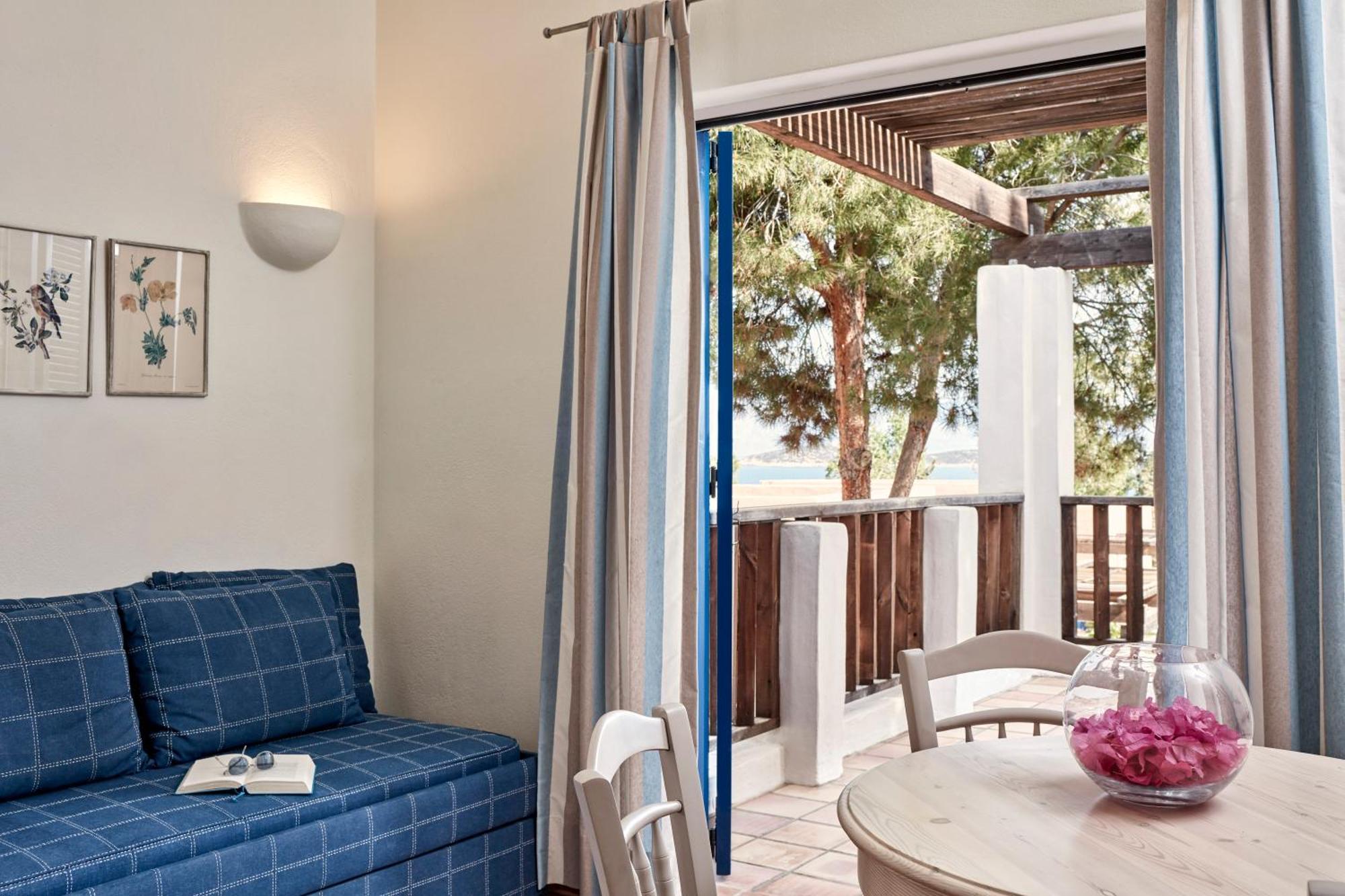 Family Apartment Side Sea View