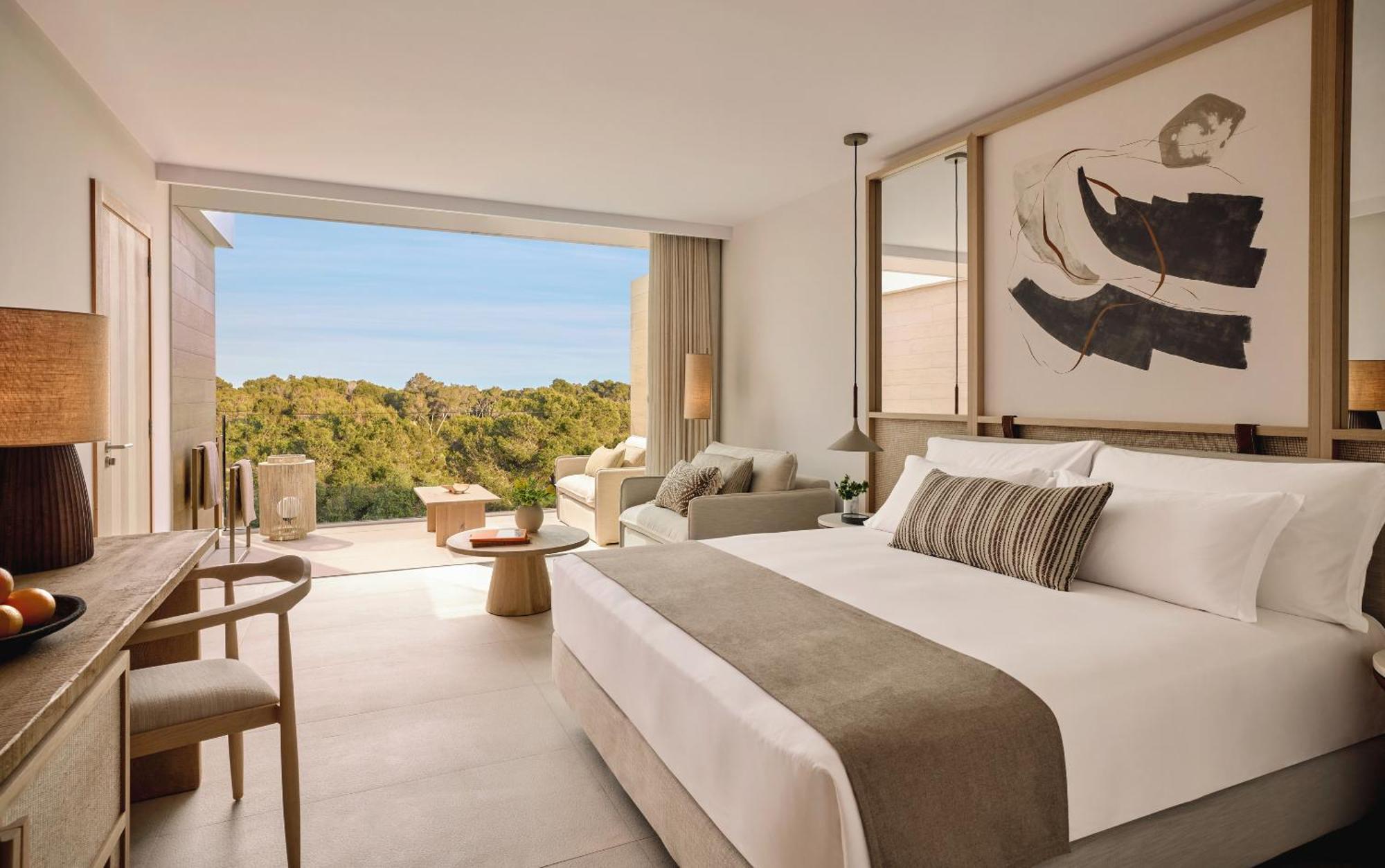 Family Room with Garden View