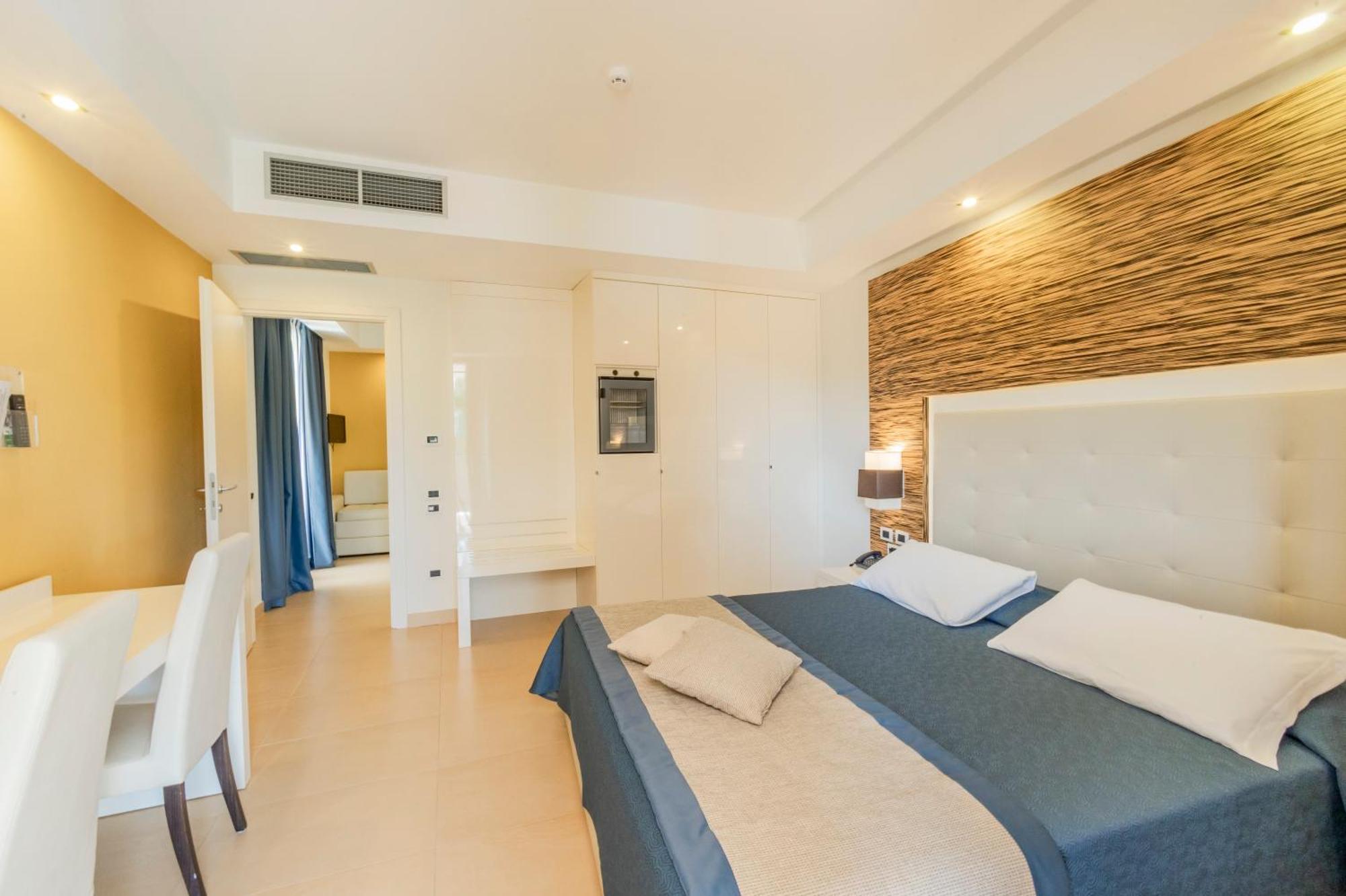 Junior Suite with Balcony,1538403445:JPEG