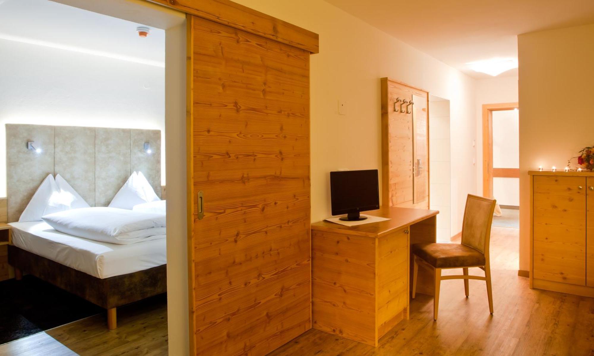 One-Bedroom Suite Balcony or Terrace,1538755945:JPEG