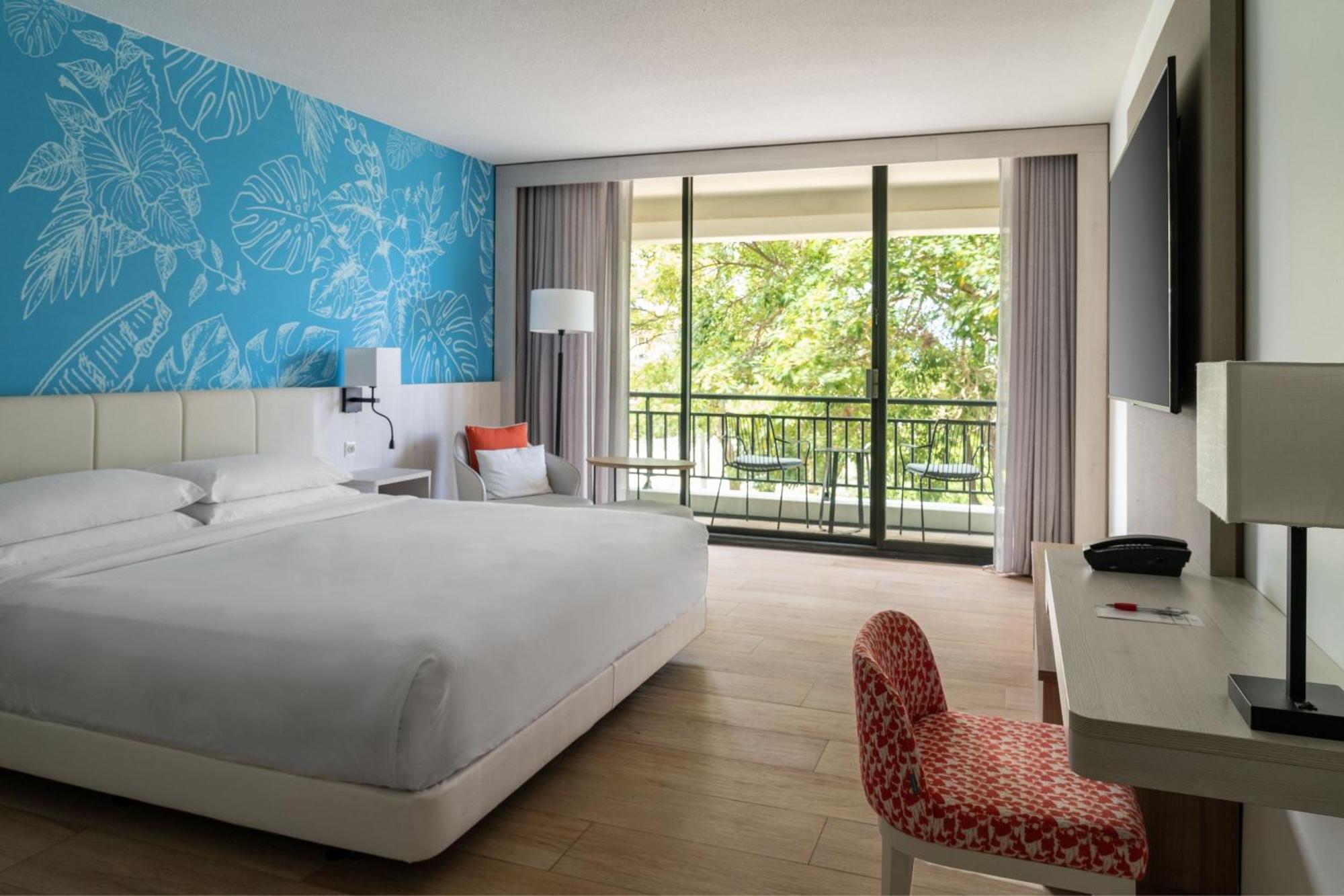 Limited View King Bed