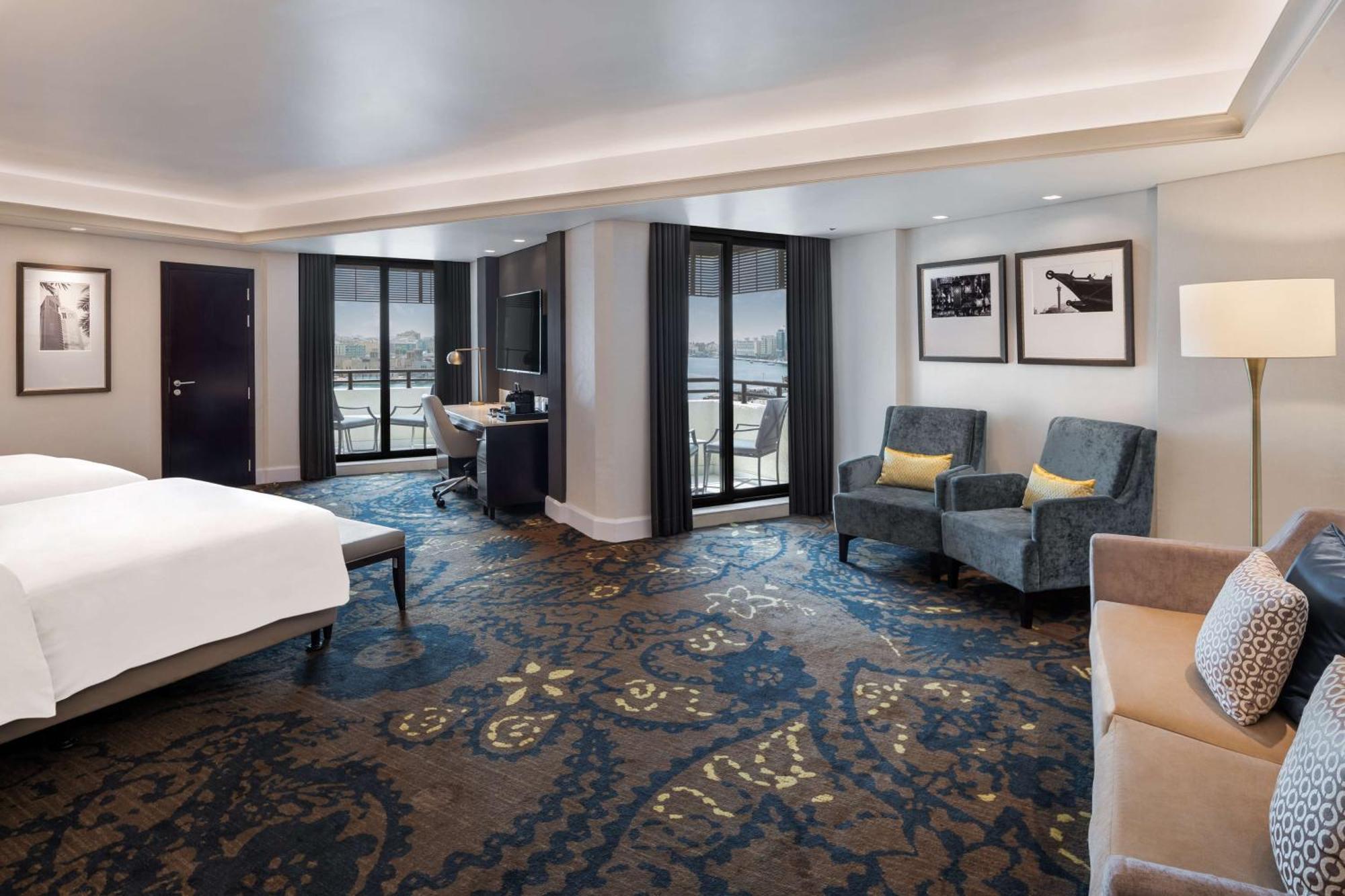Junior Suite Lounge Access Balcony Creek View