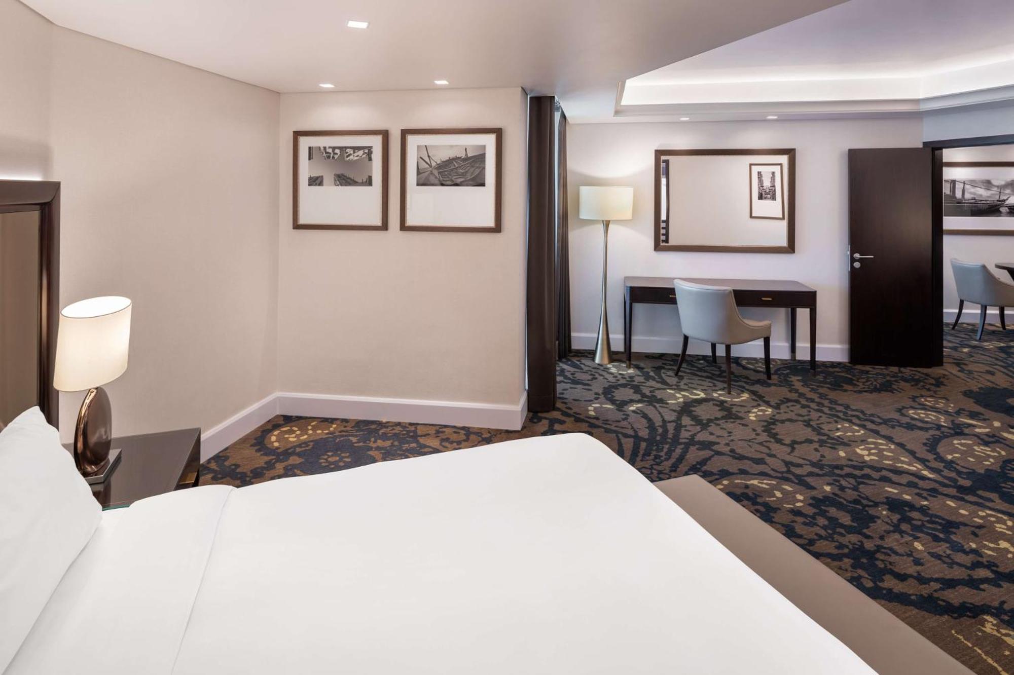 Suite Lounge Access Balcony Creek View