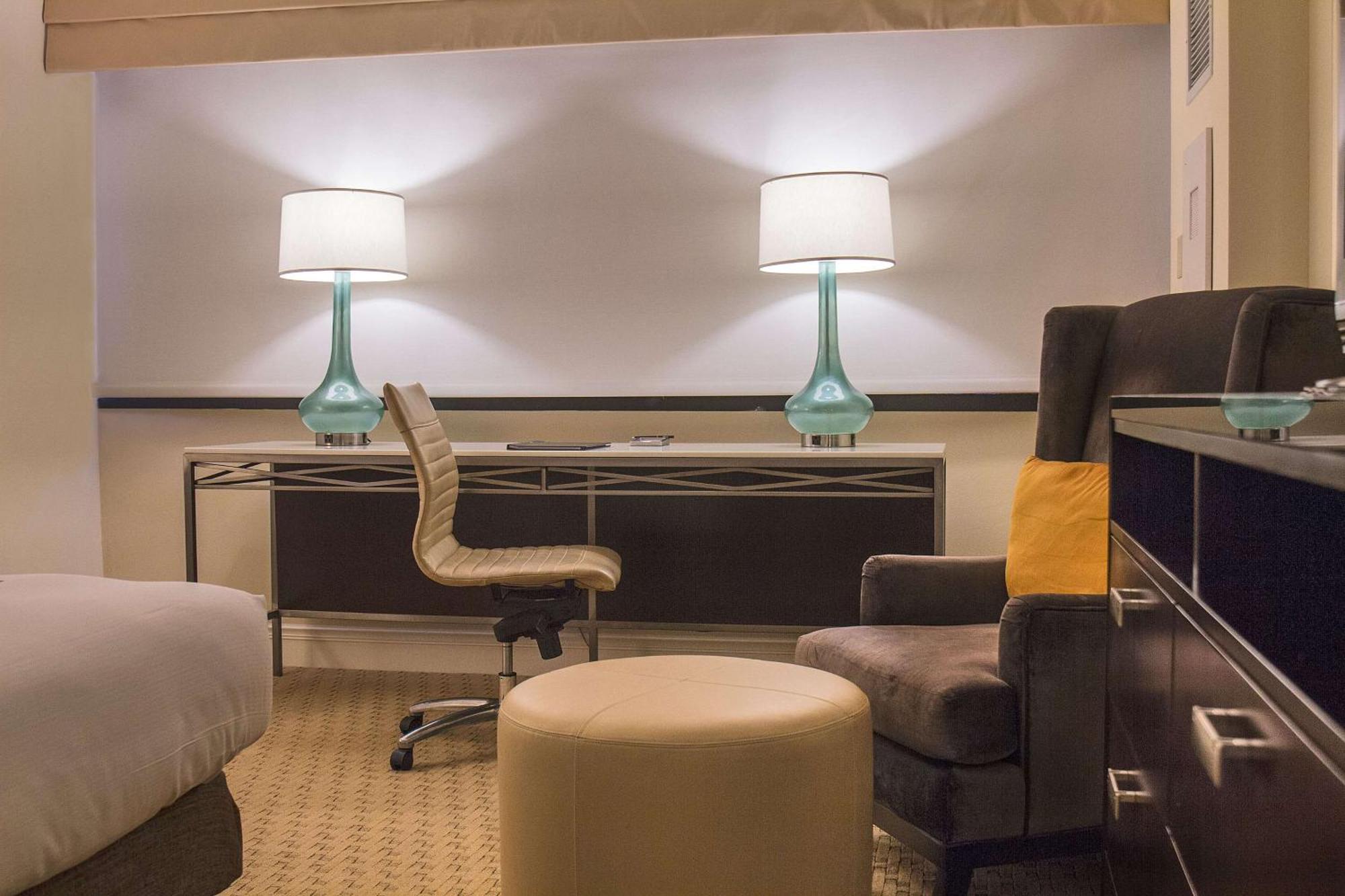 King Room,1552119655:JPEG