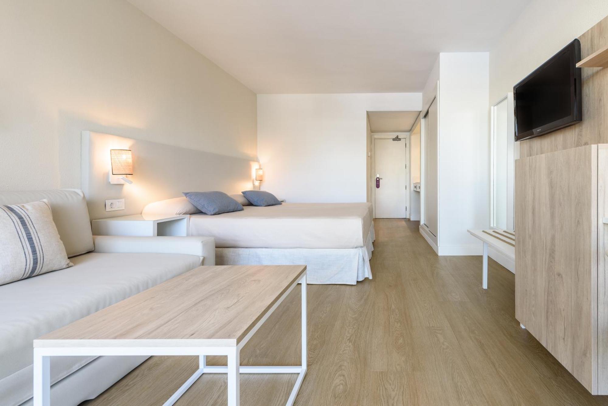 Twin Room,1553001169:JPEG