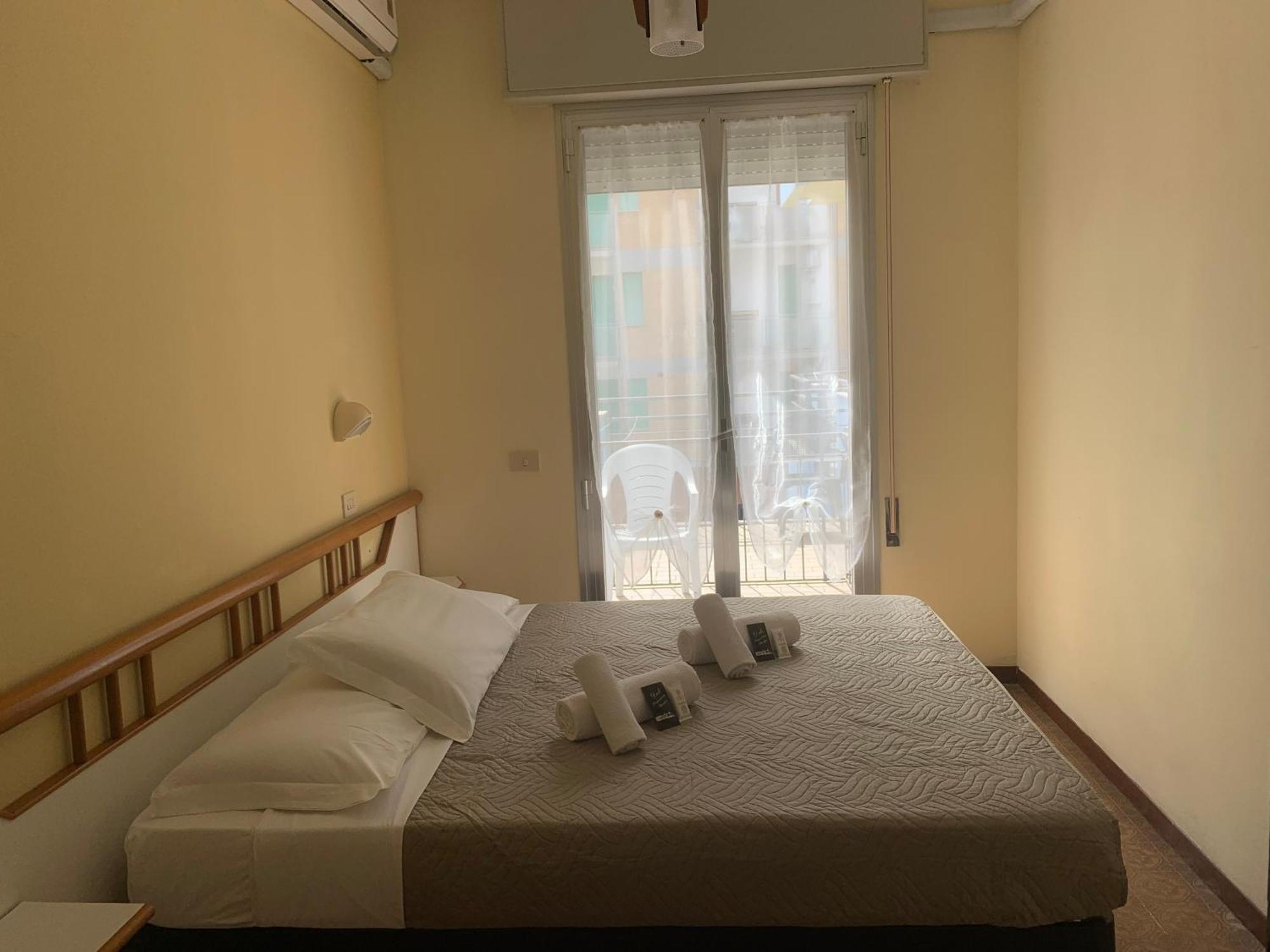 Double Room,141468006:JPEG
