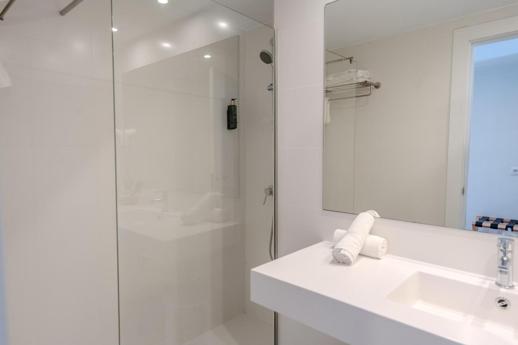 Tweepersoonskamer met 2 Aparte Bedden en Toegang tot de Spa