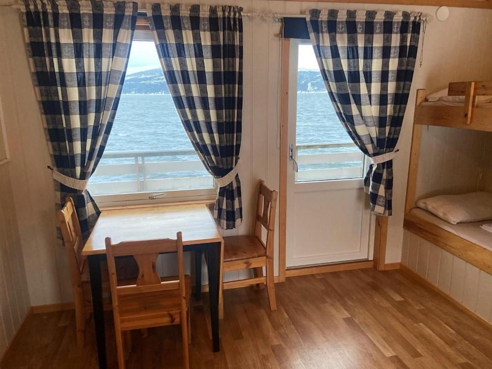 Cabin without bathroom