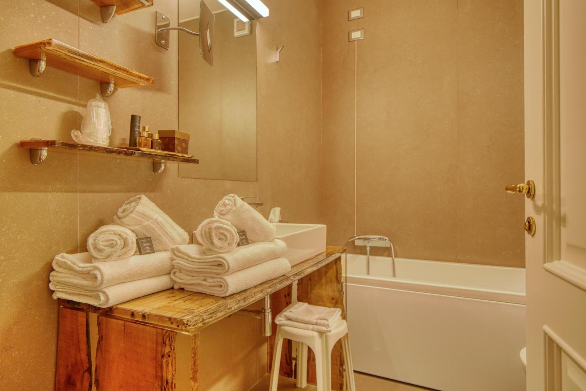 Suite met 2 Slaapkamers, Privézwembad en Tuin