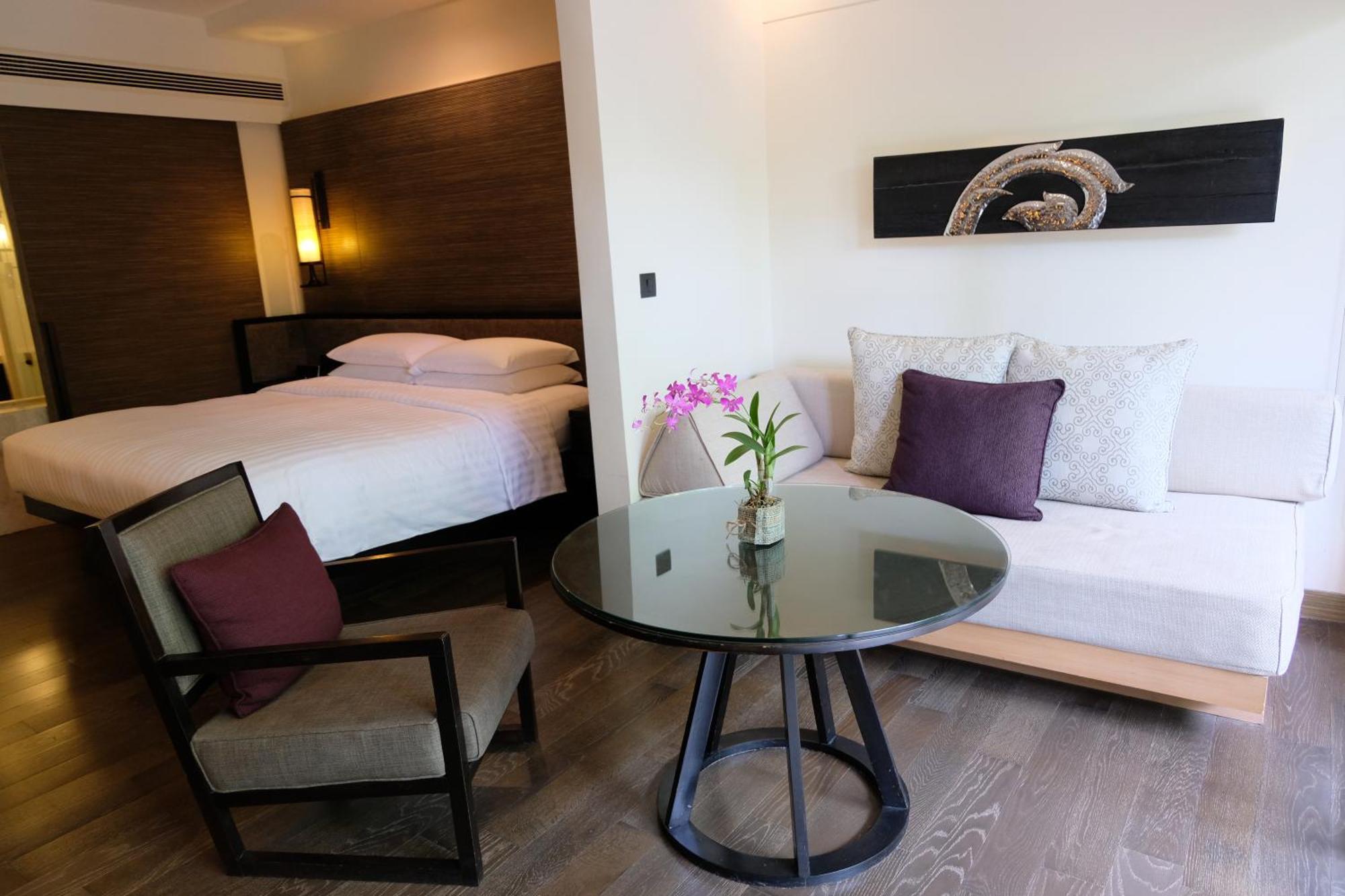 Deluxe King Room - Club Access