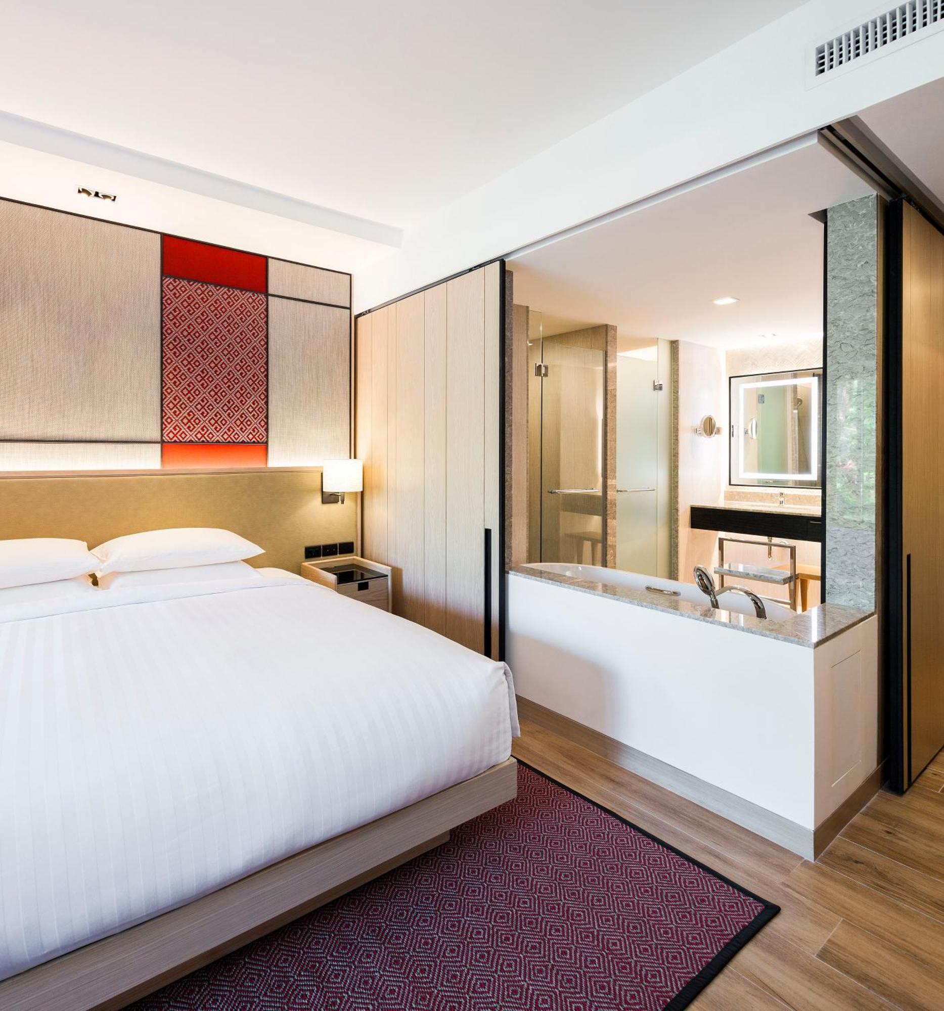 Deluxe King Room