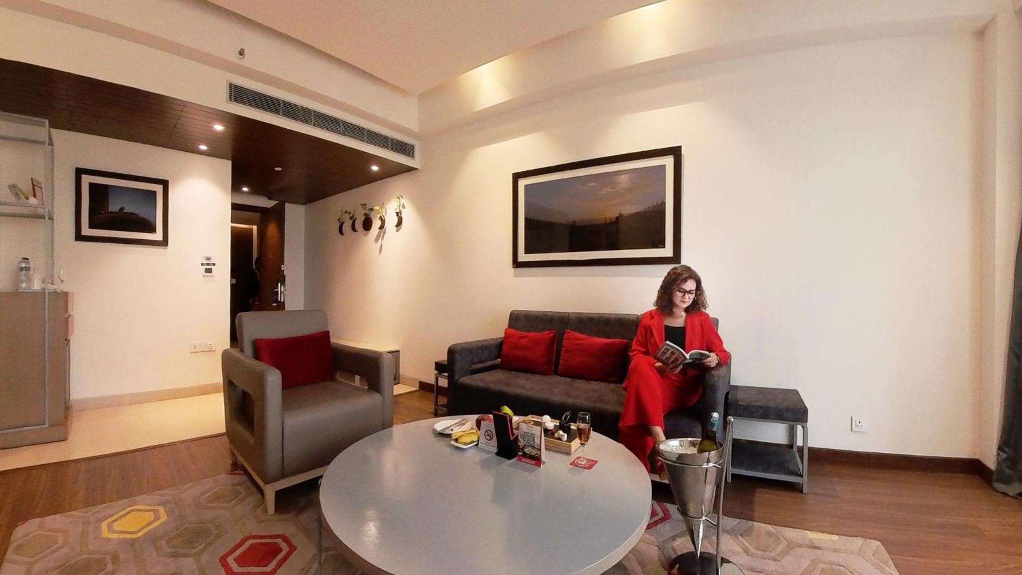 One-Bedroom Queen Suite Non-Smoking on food beverages | Complimentary one way airport transfer until 30th Sep