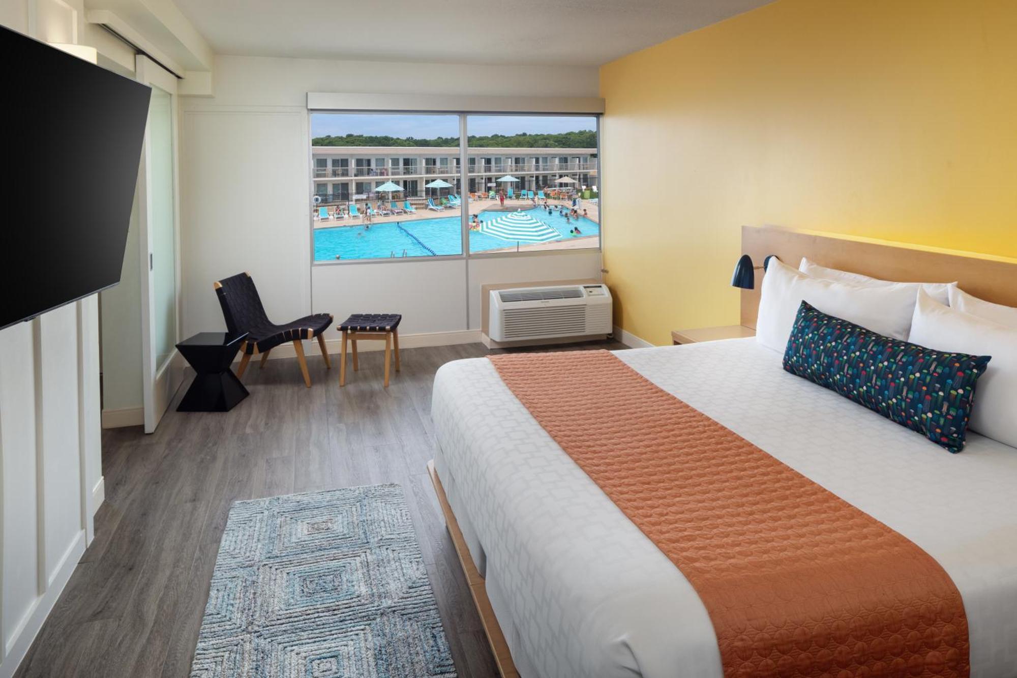 Courtyard King Suite with Patio,1608300421:JPEG