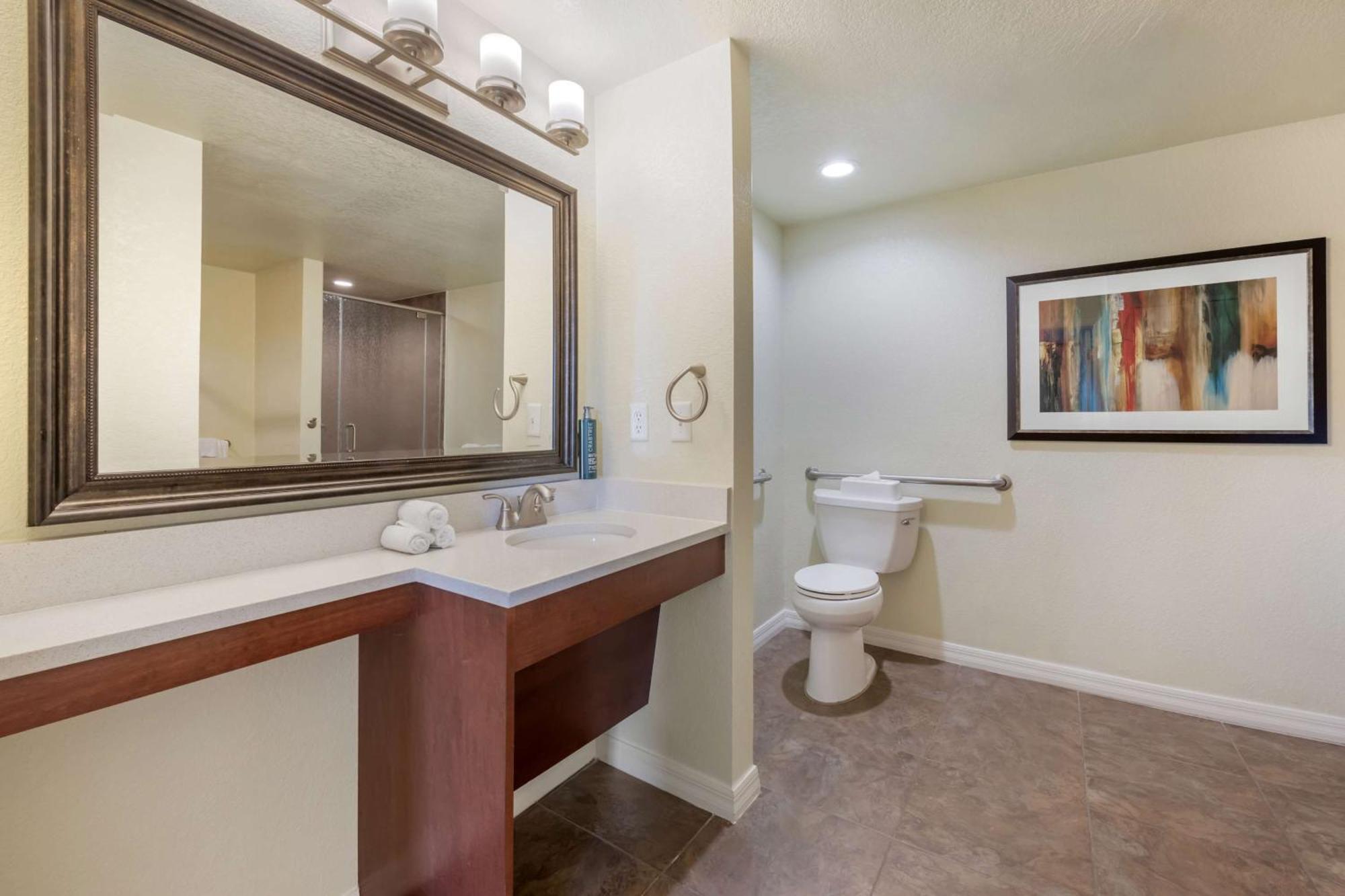Two Bedroom Suite Roll Shower Accessible
