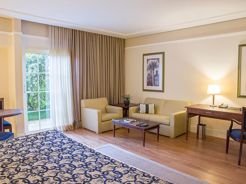 Super Deluxe Family Room,690755970:JPEG