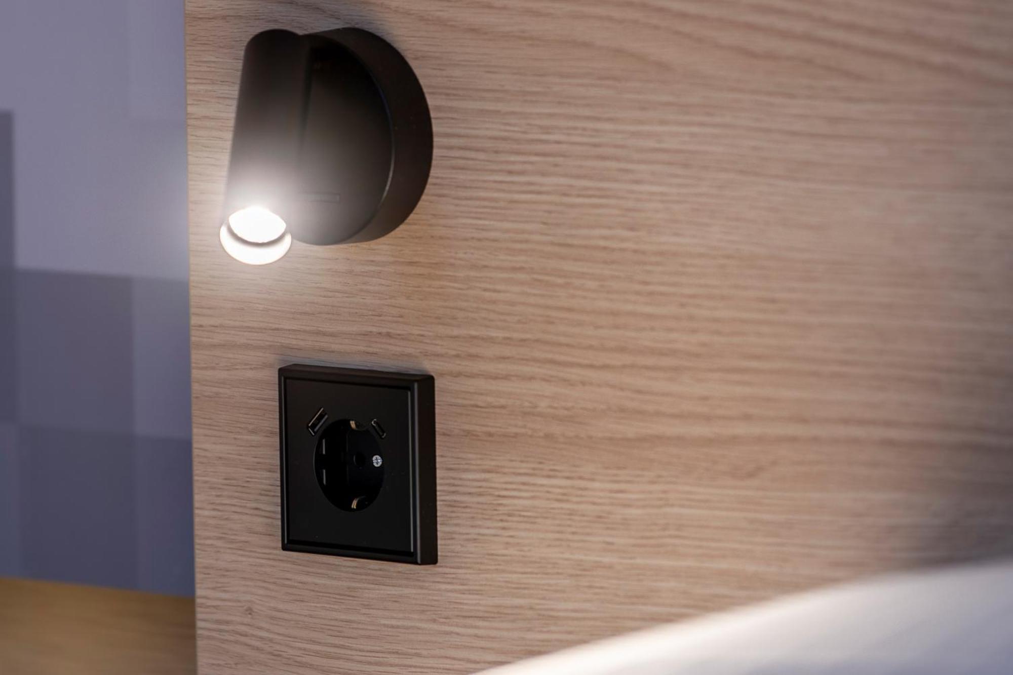 Double Room for Single Use