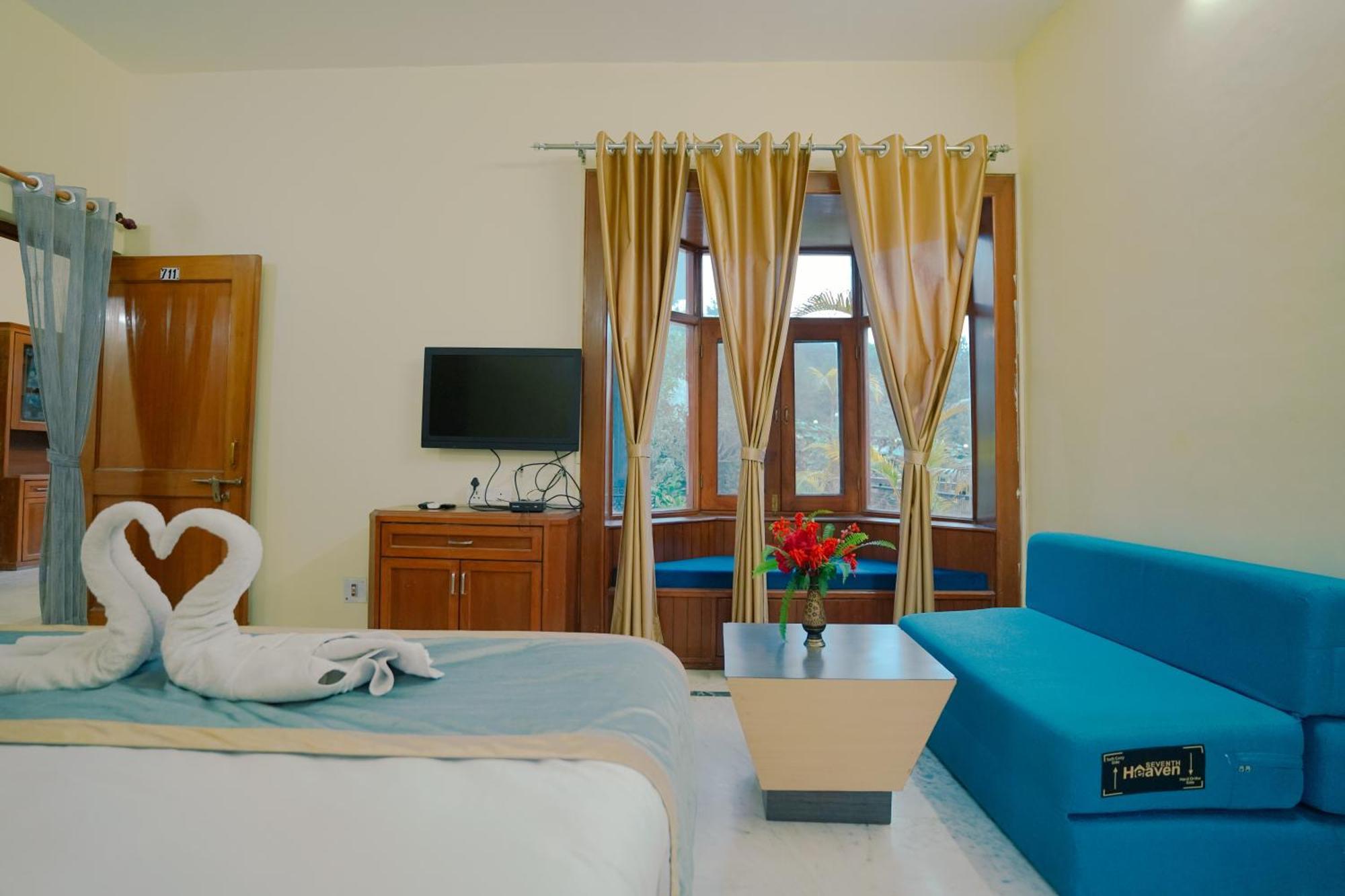 Deluxe Two-Bedroom Apartment with Garden View,1628737195:JPEG