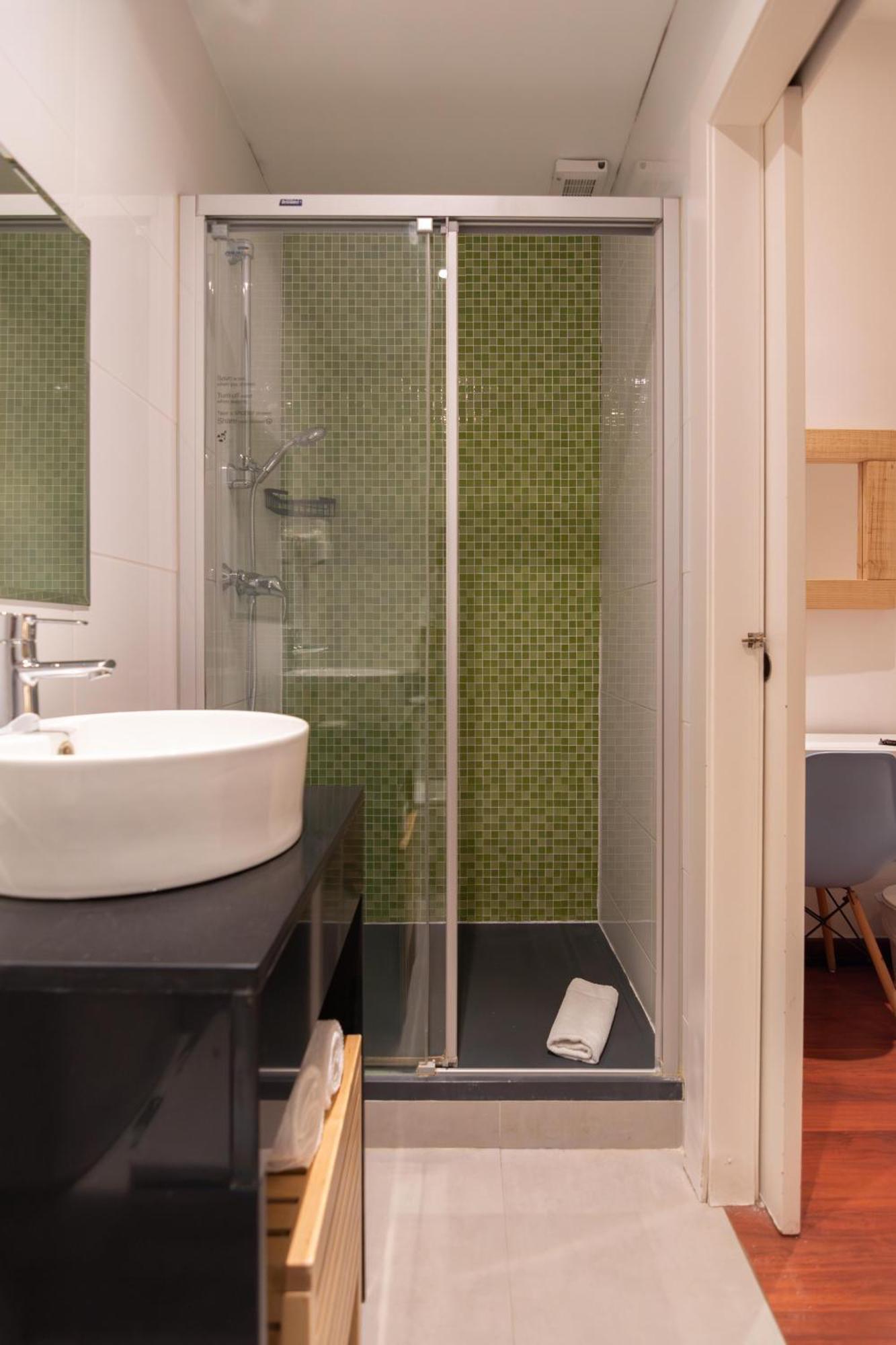 Posto Letto in Dormitorio Femminile per 8 Persone con Bagno Interno