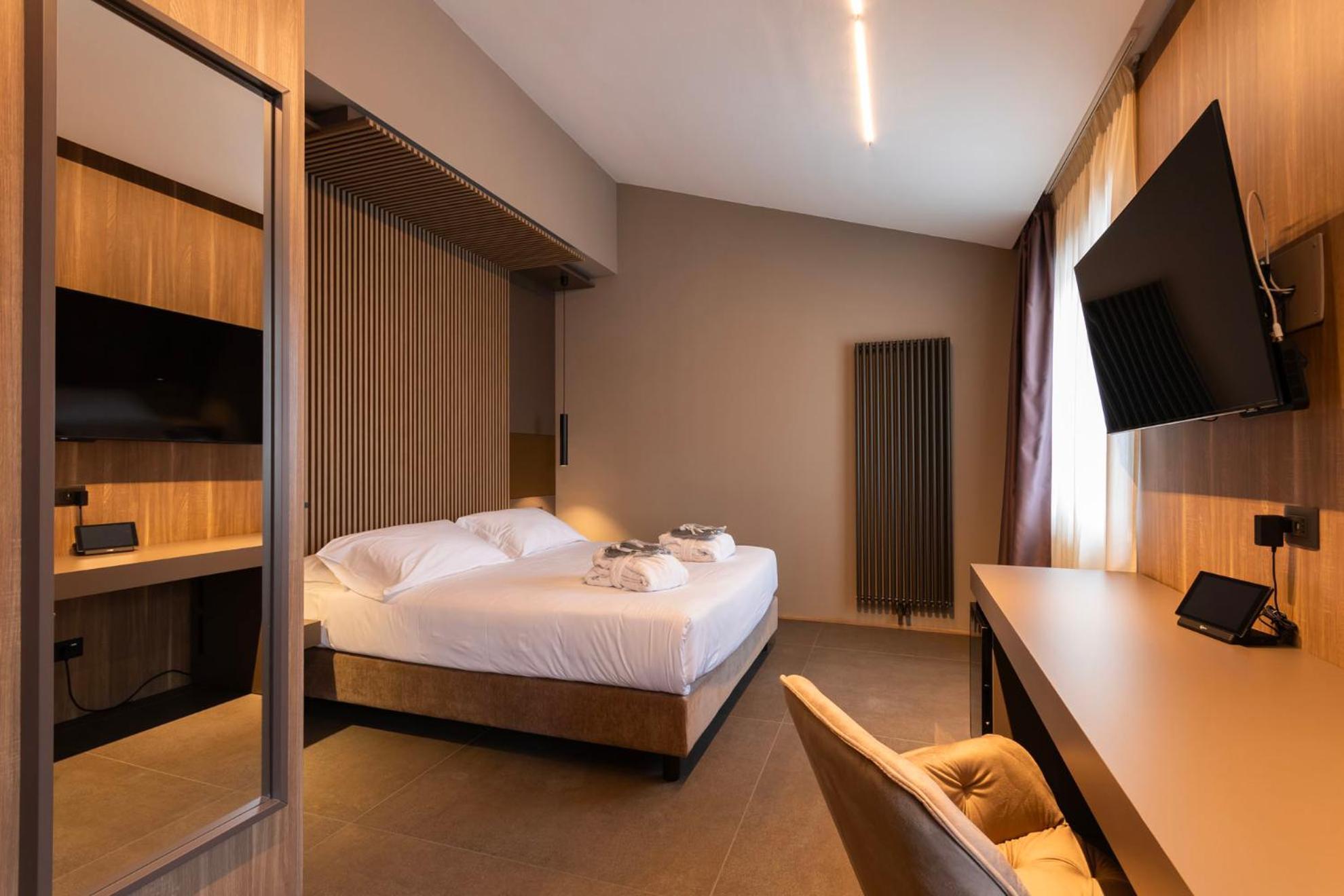 Executive Deluxe Double Room