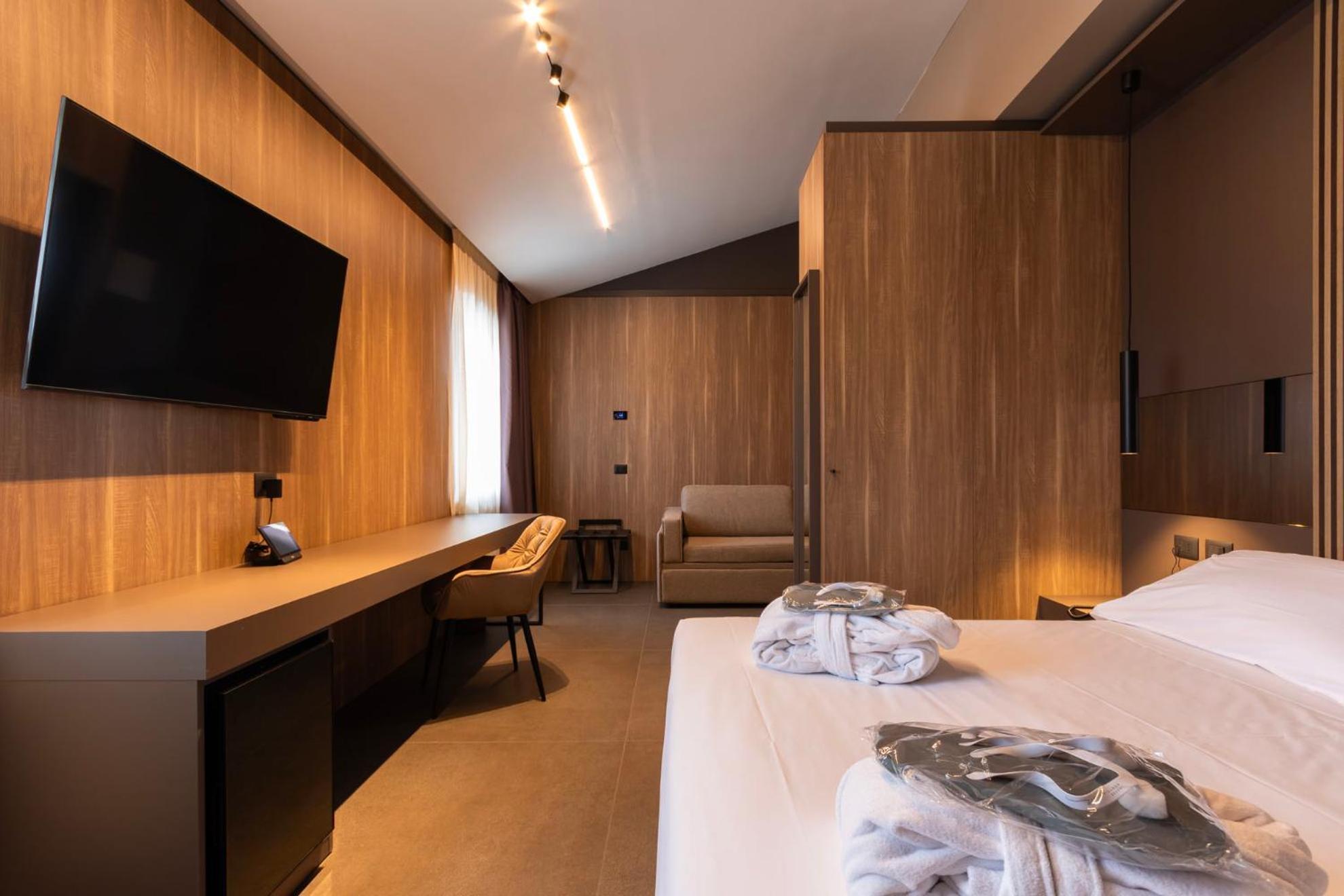 Executive Deluxe Double Room