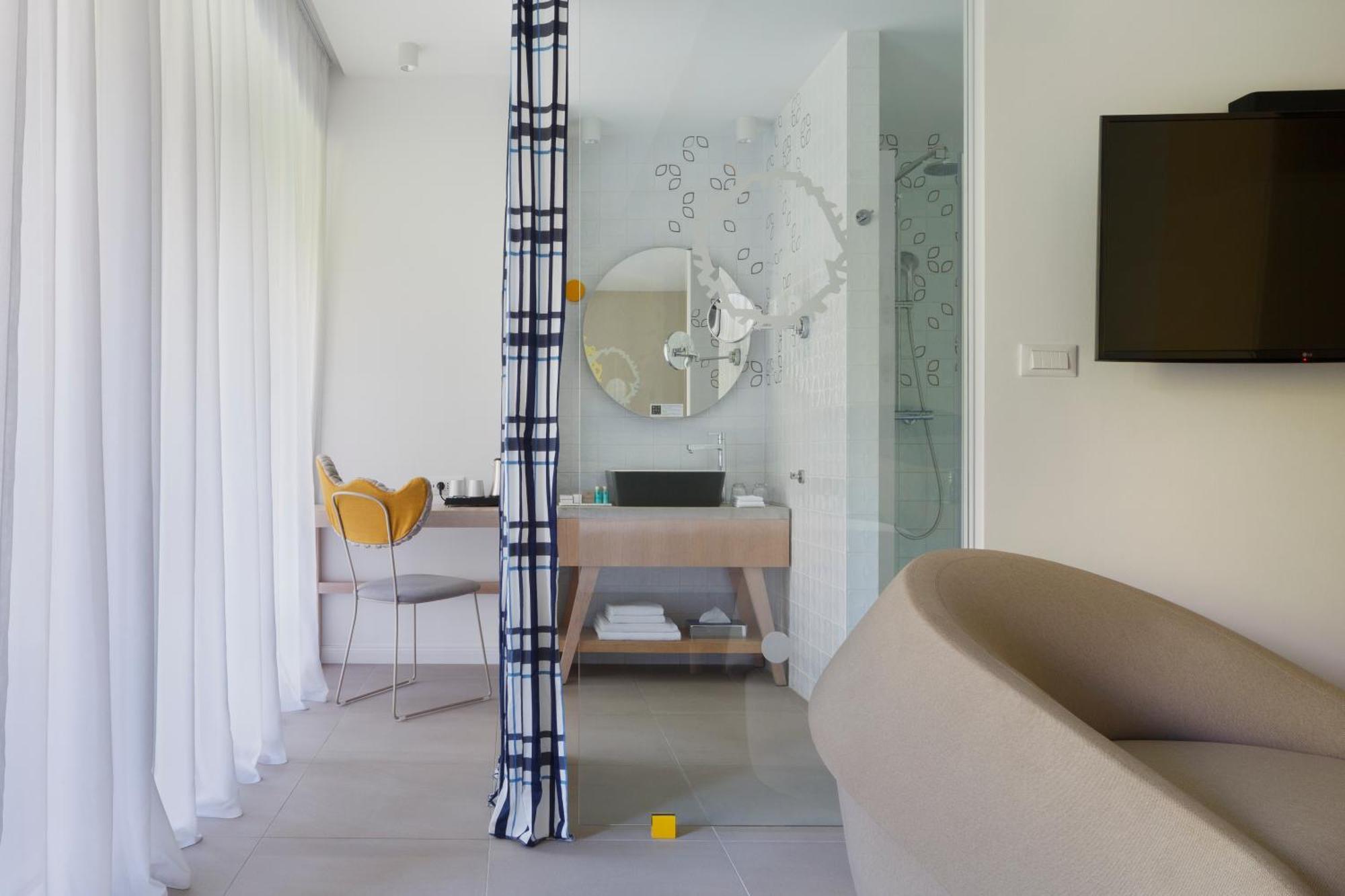 Superior Double Room with Balcony