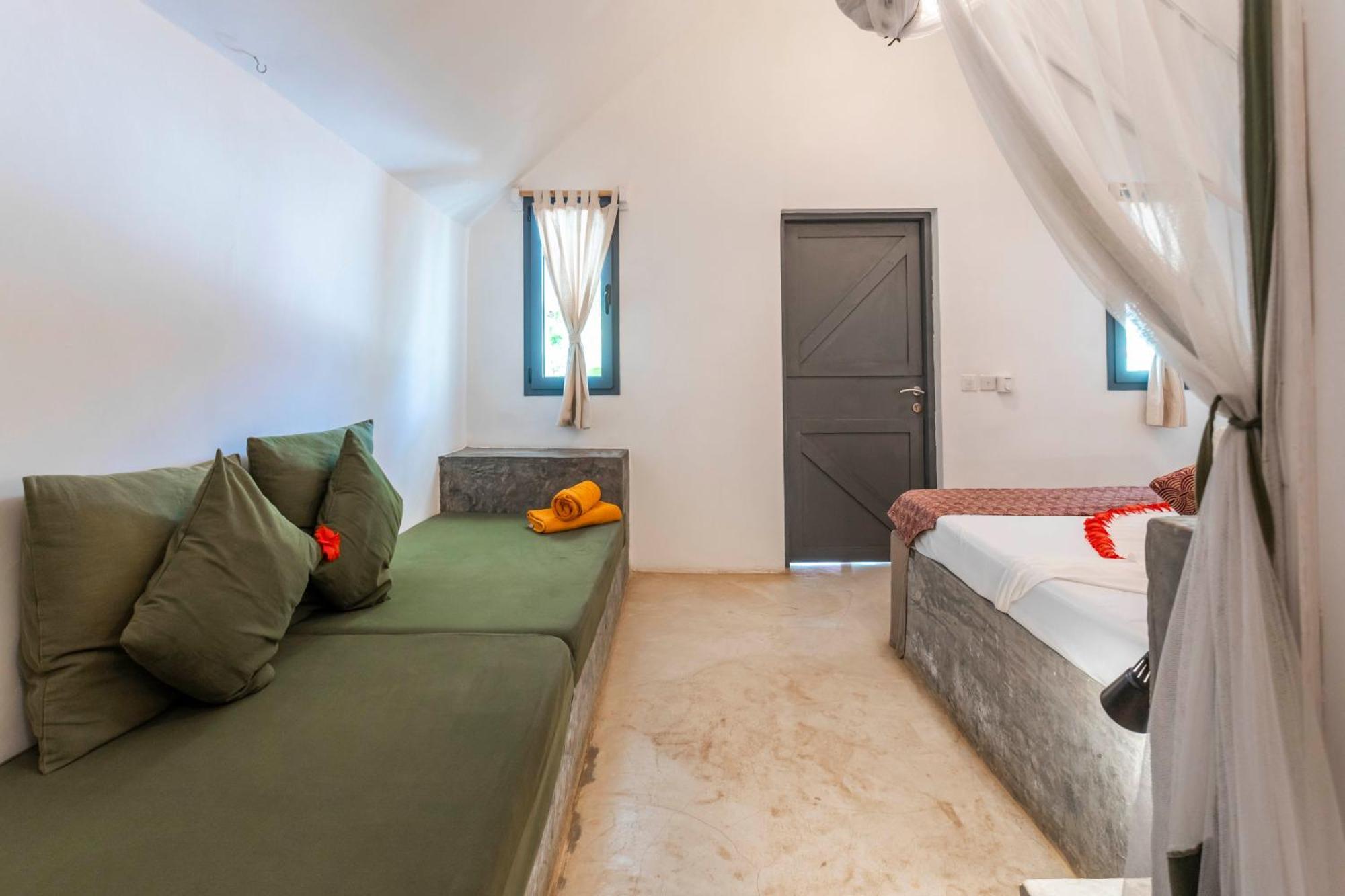 Bungalow met Frontaal Uitzicht op het Zwembad
